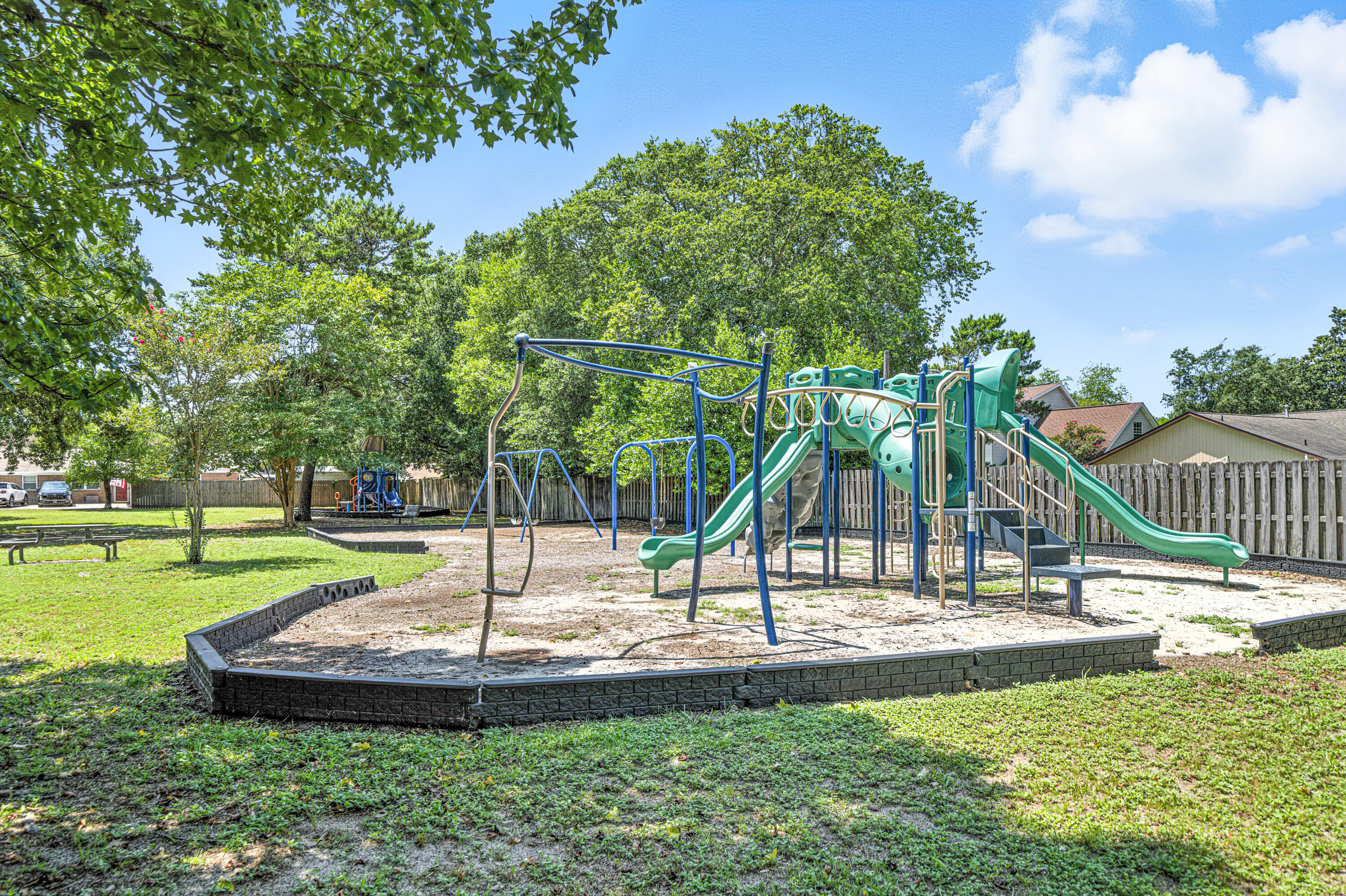 BAYOU WOODS - Residential