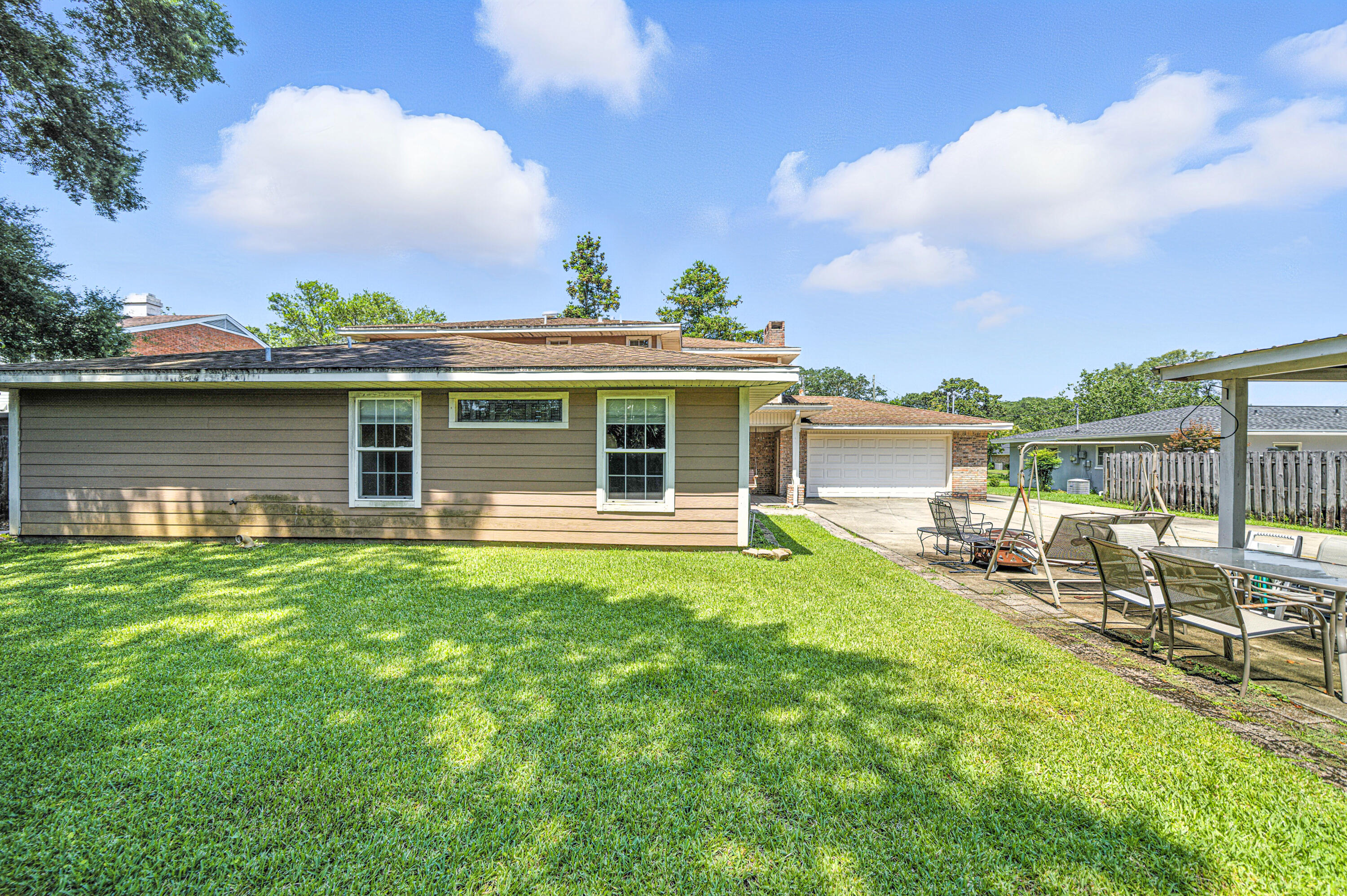BAYOU WOODS - Residential