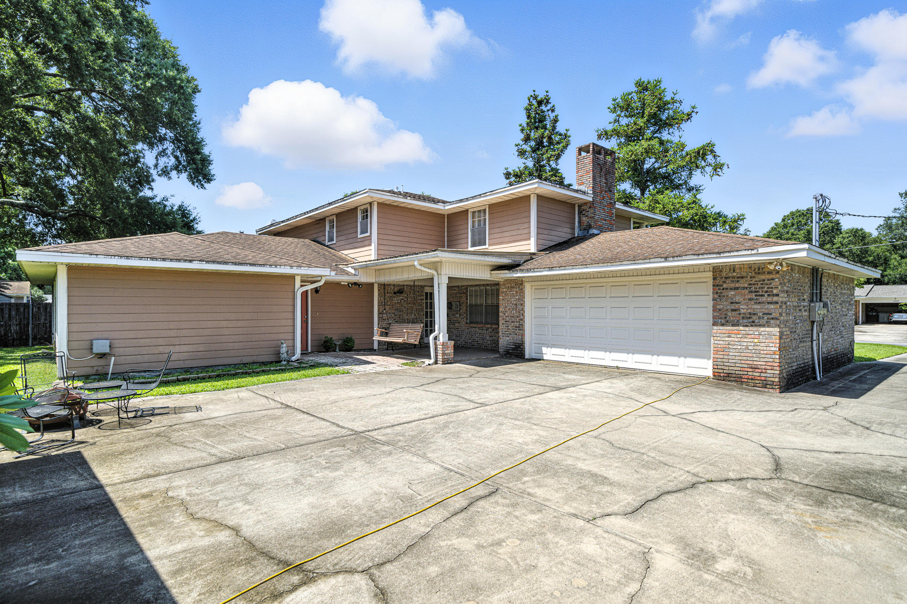 BAYOU WOODS - Residential
