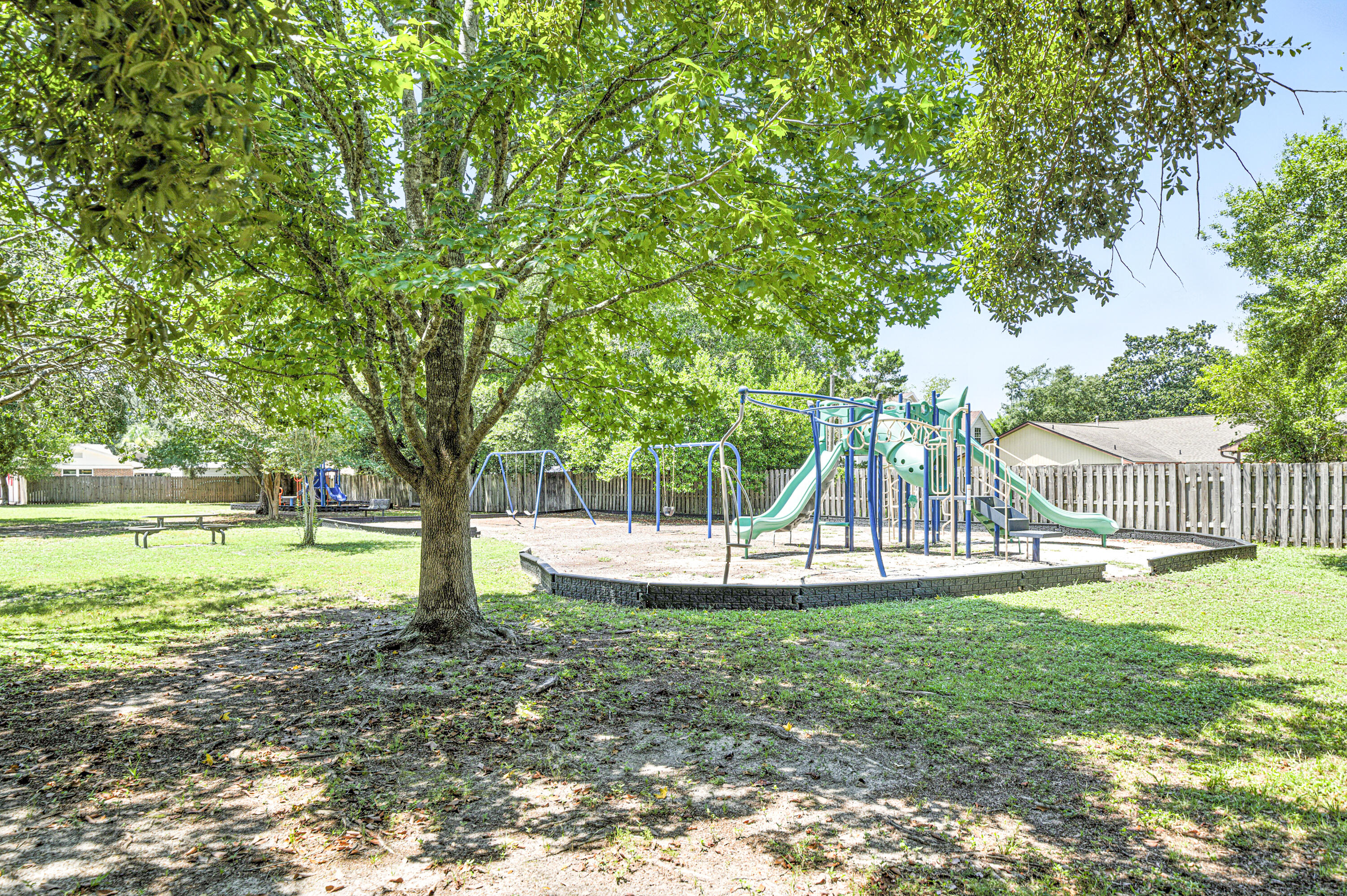 BAYOU WOODS - Residential