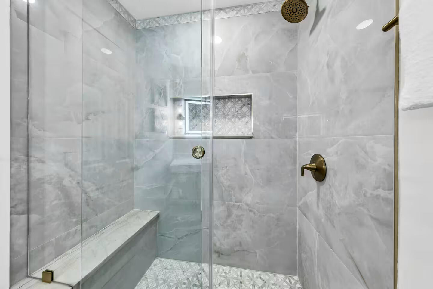 Crystal Village 2 Condo PH 4 - Residential Lease