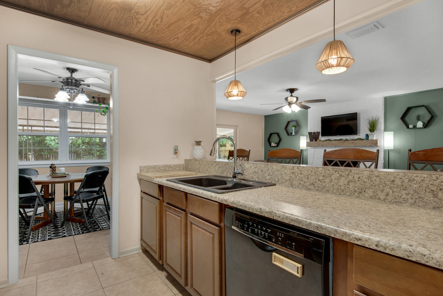 BAYOU POQUITO - Residential Lease