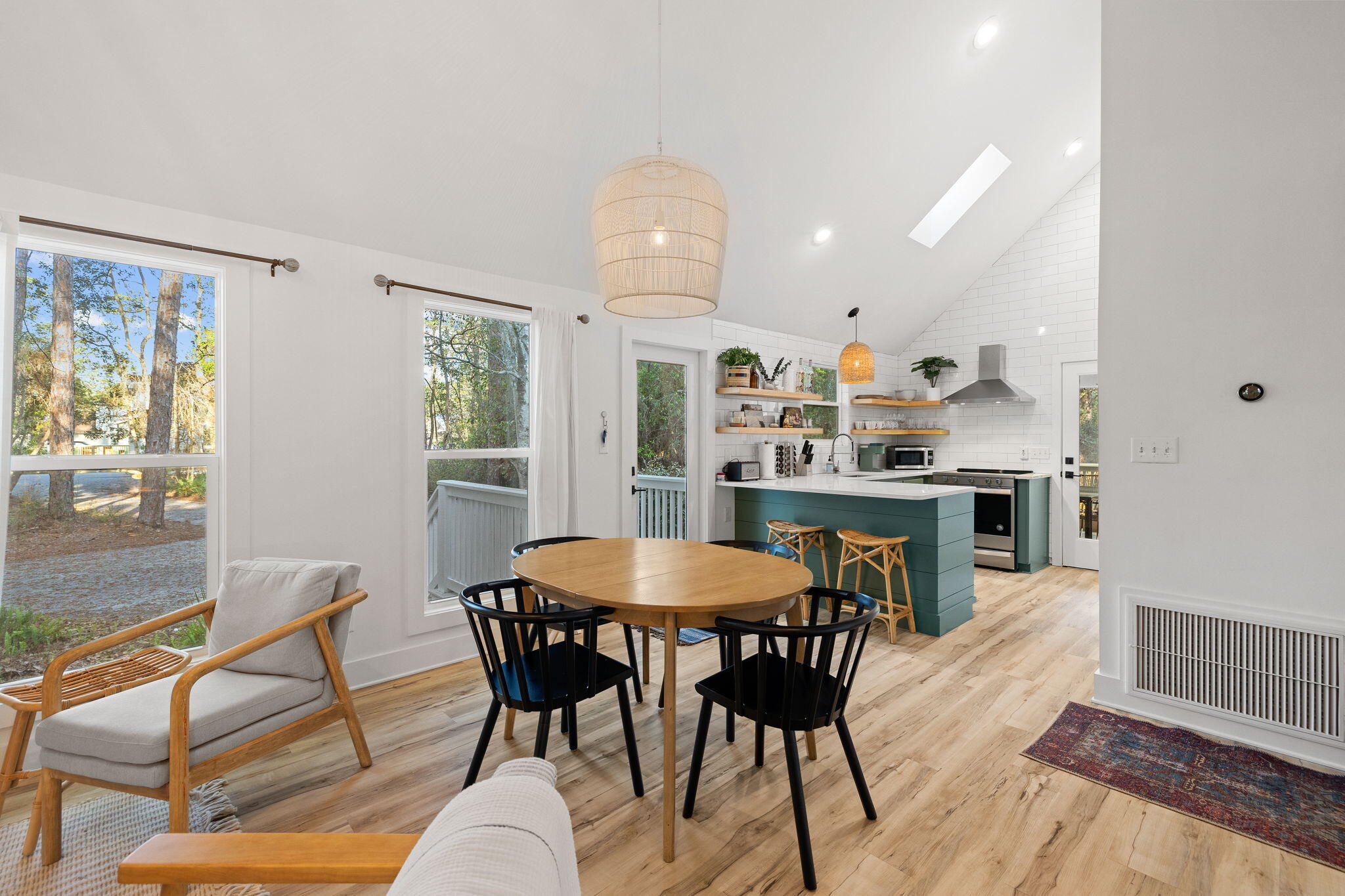 MAGNOLIA BEACH - Residential