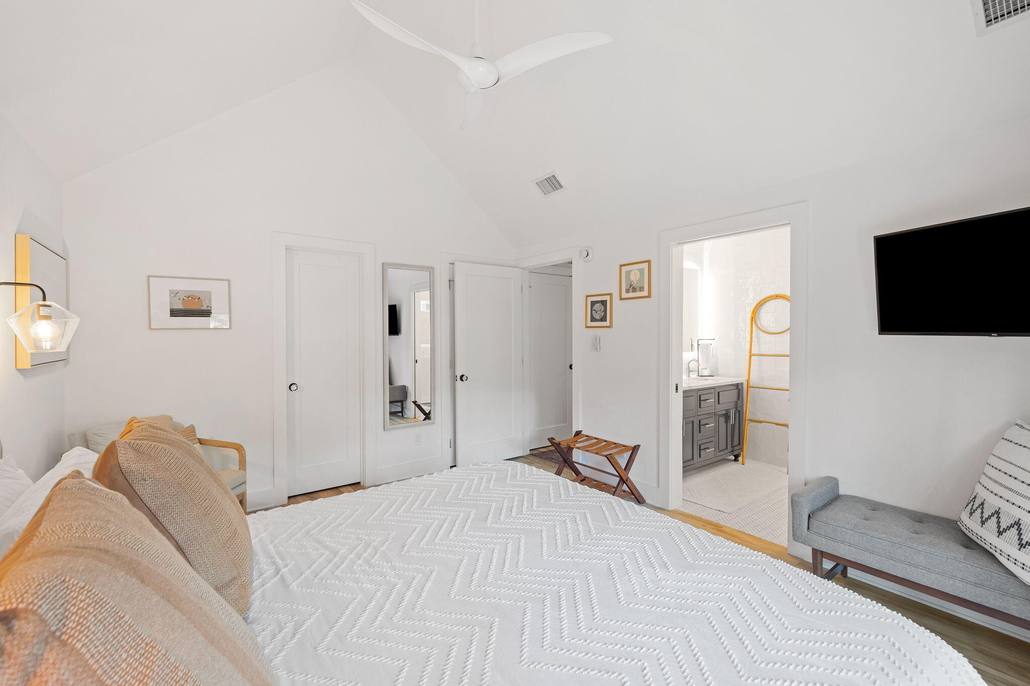 MAGNOLIA BEACH - Residential