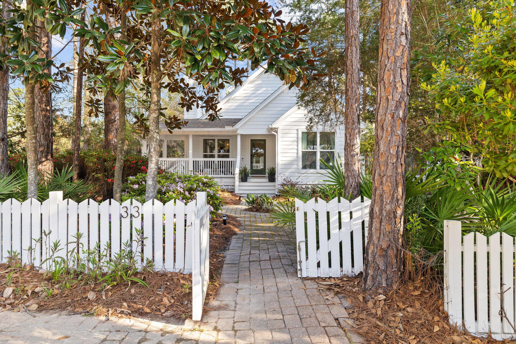 MAGNOLIA BEACH - Residential