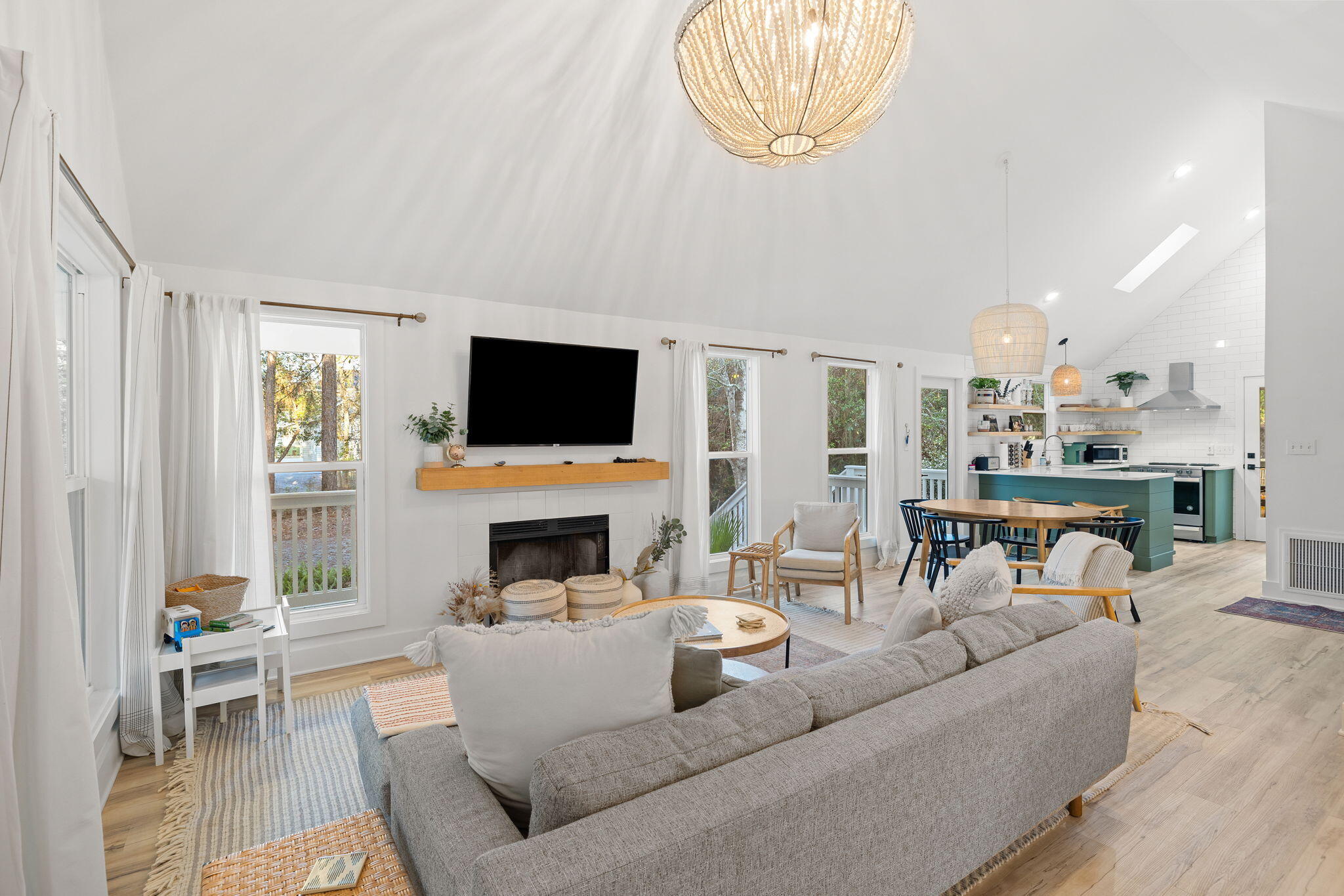 MAGNOLIA BEACH - Residential