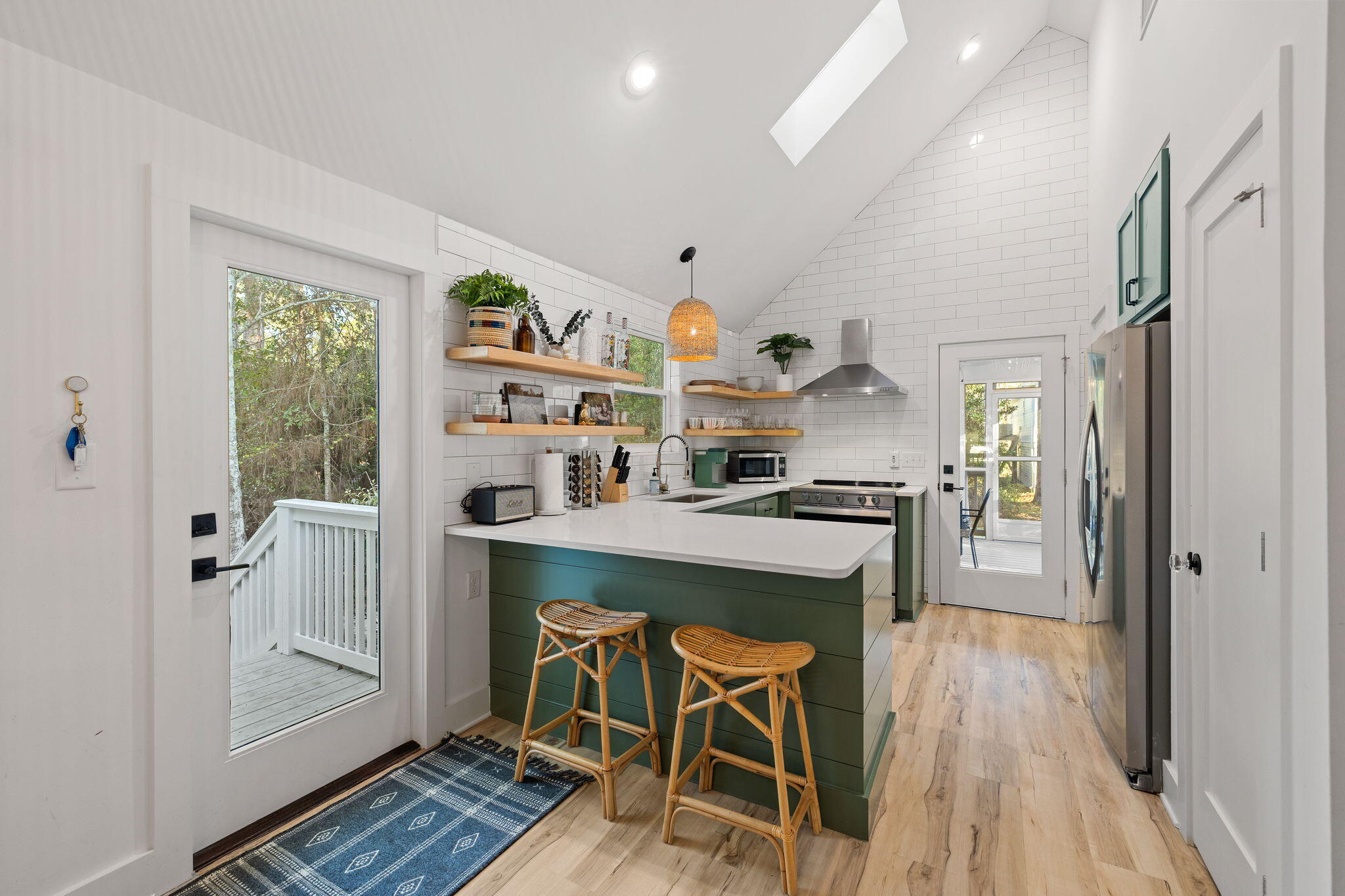 MAGNOLIA BEACH - Residential
