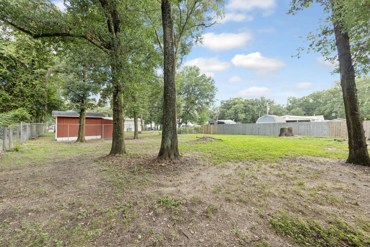 LYNWOOD PARK - Residential