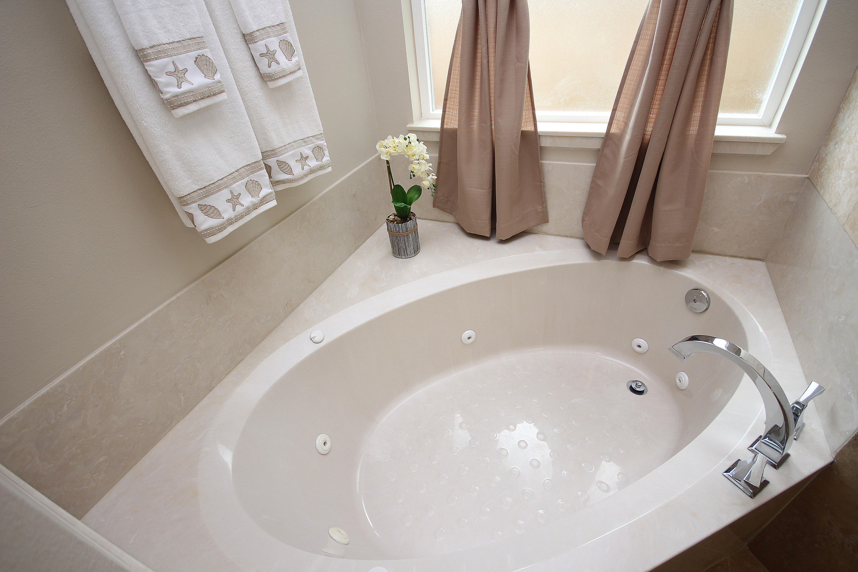 ROCKS COVE - Residential