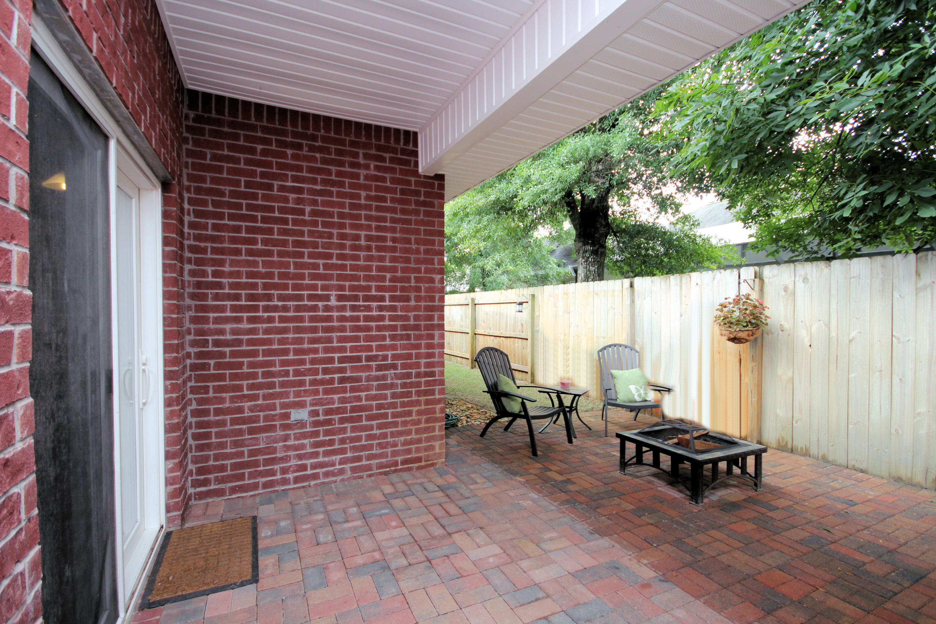 ROCKS COVE - Residential