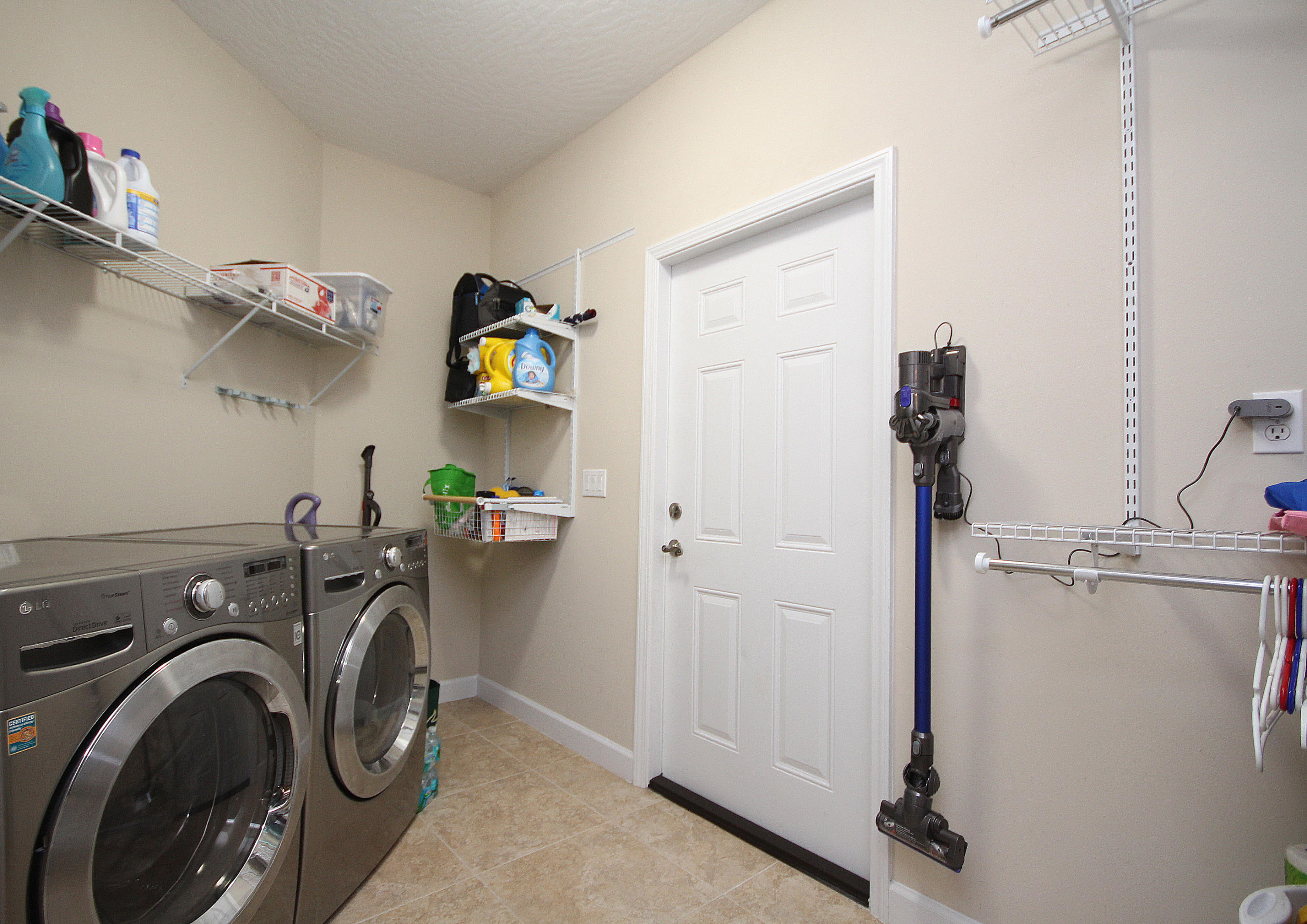 ROCKS COVE - Residential