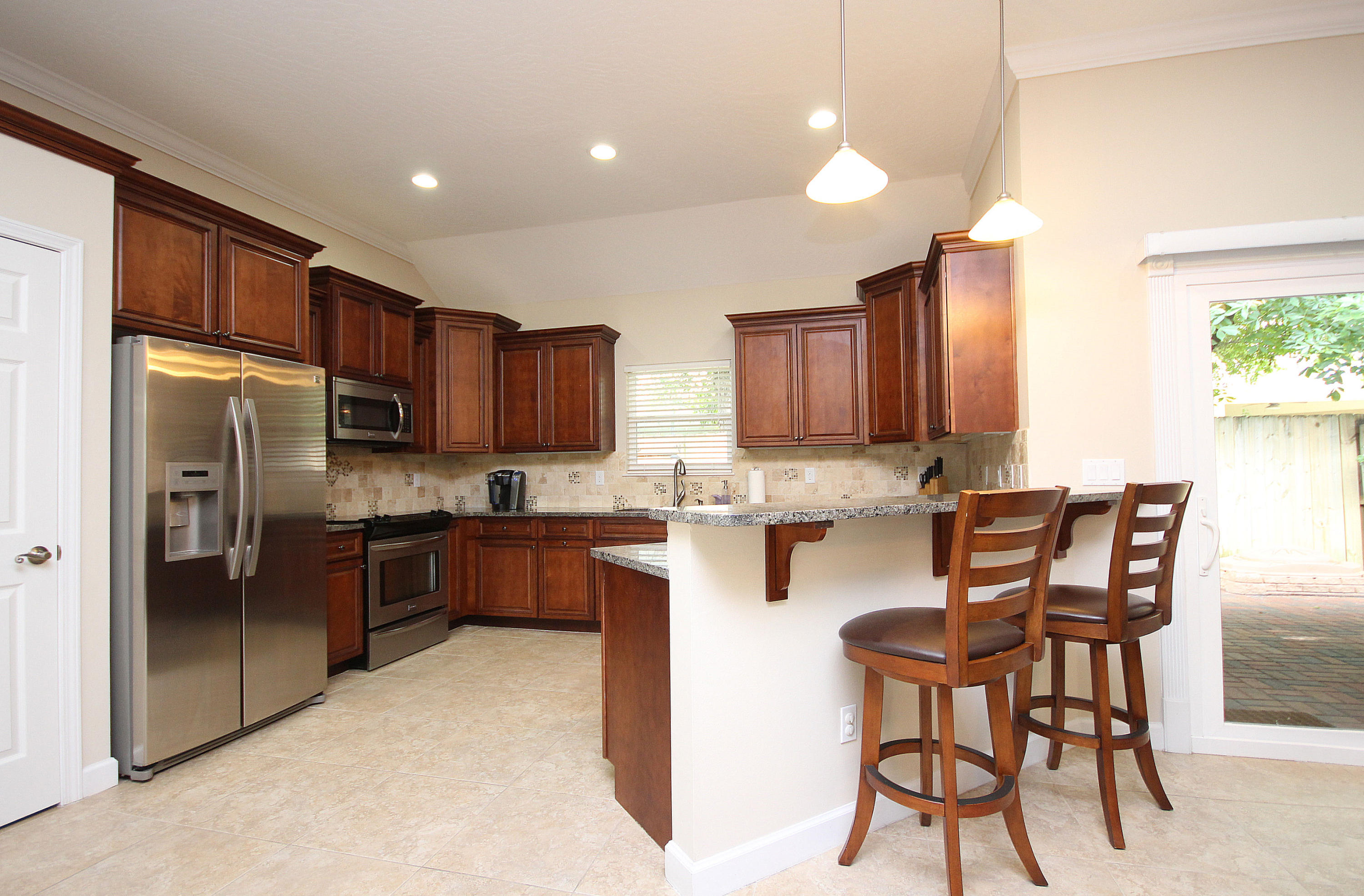 ROCKS COVE - Residential