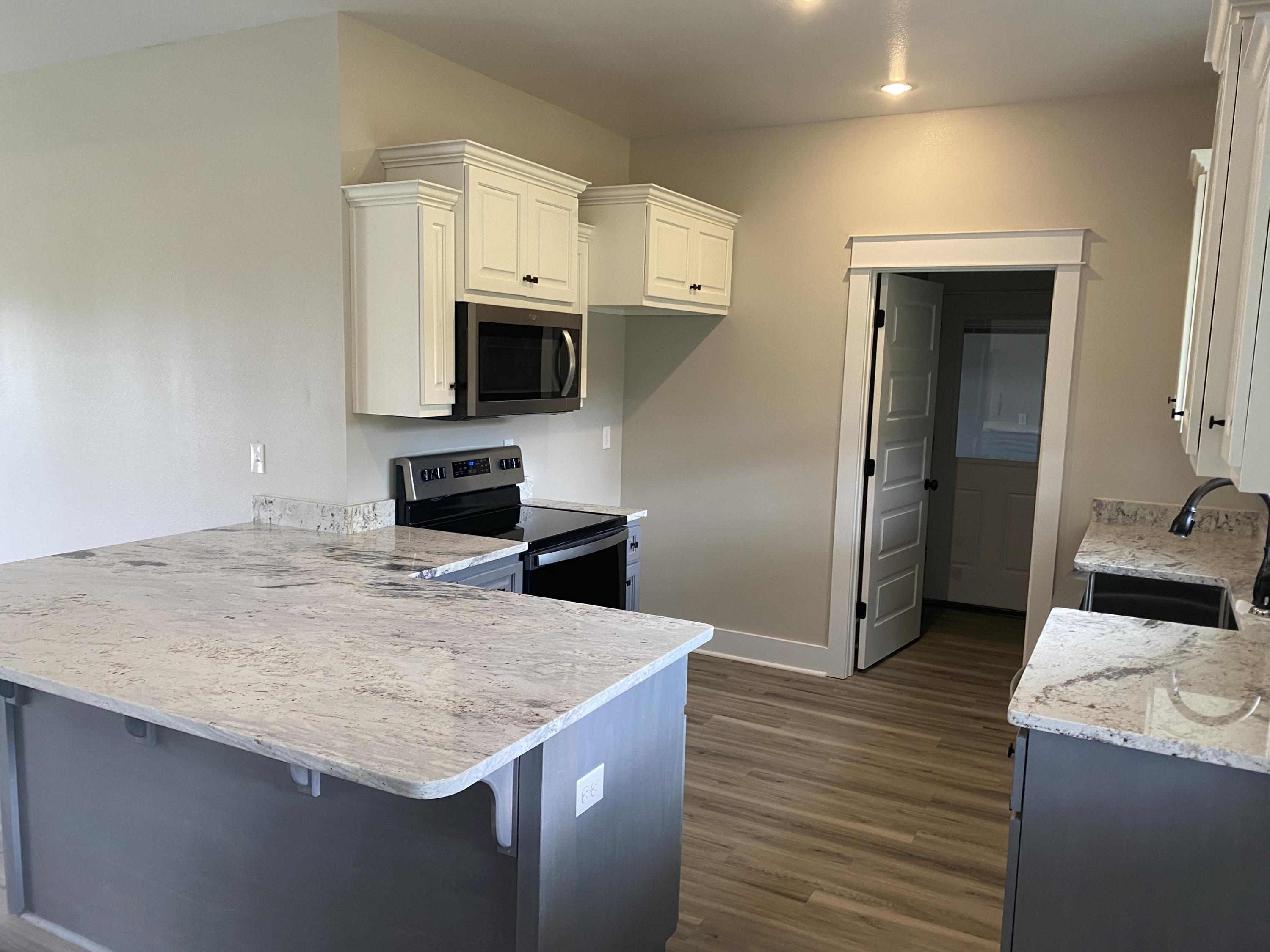 HUNTERS CREEK - Residential