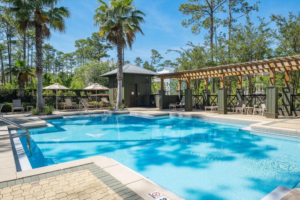 TREETOP VILLAGE - Residential