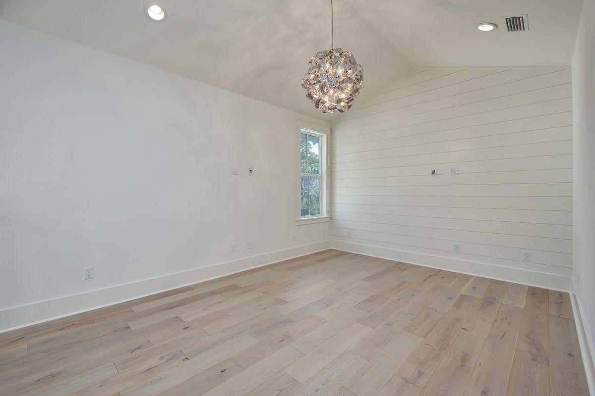 TREETOP VILLAGE - Residential