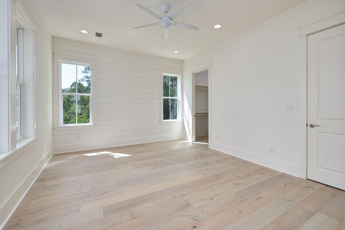 TREETOP VILLAGE - Residential