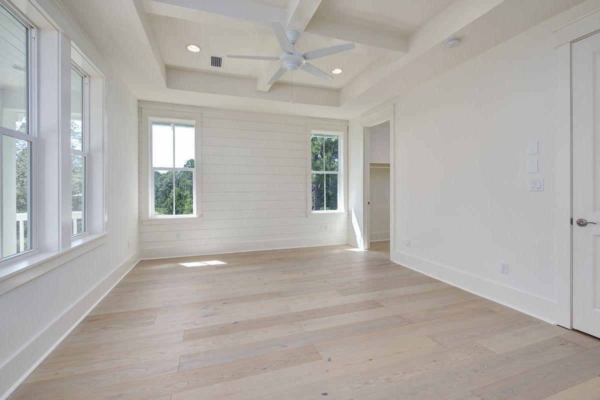 TREETOP VILLAGE - Residential