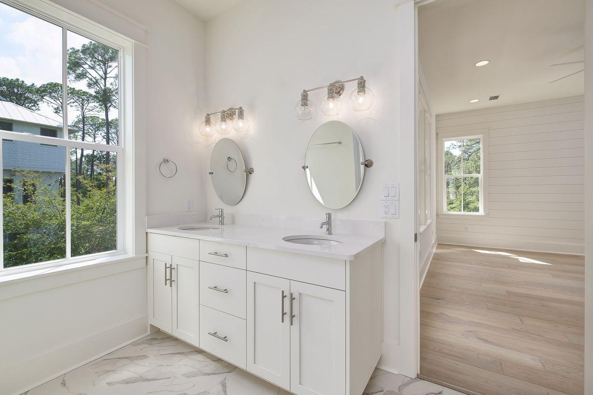 TREETOP VILLAGE - Residential