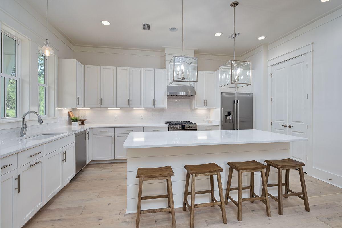 TREETOP VILLAGE - Residential