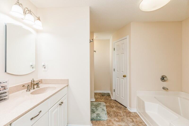 COUNTRYVIEW EST 4TH PH V - Residential