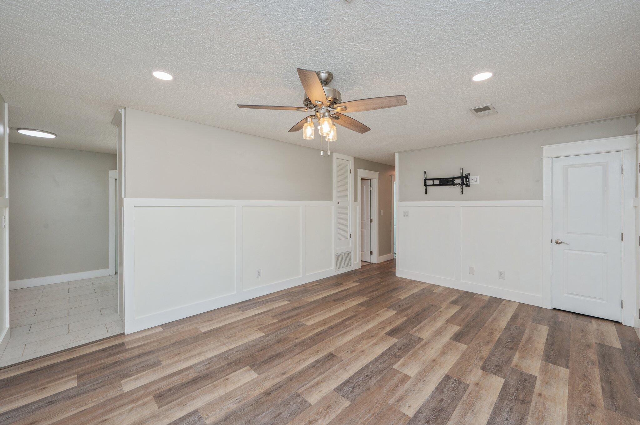 EGLIN HIGHWAY - Residential Lease