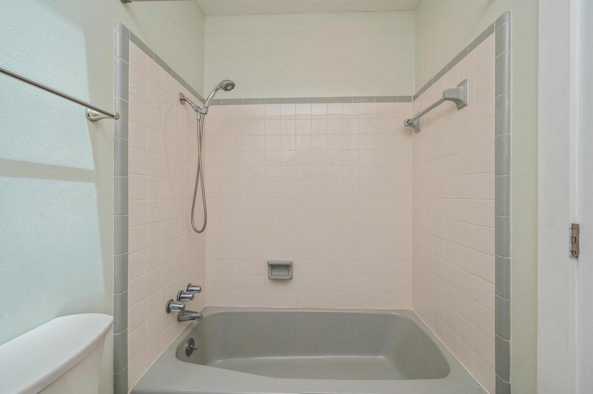 EGLIN HIGHWAY - Residential Lease