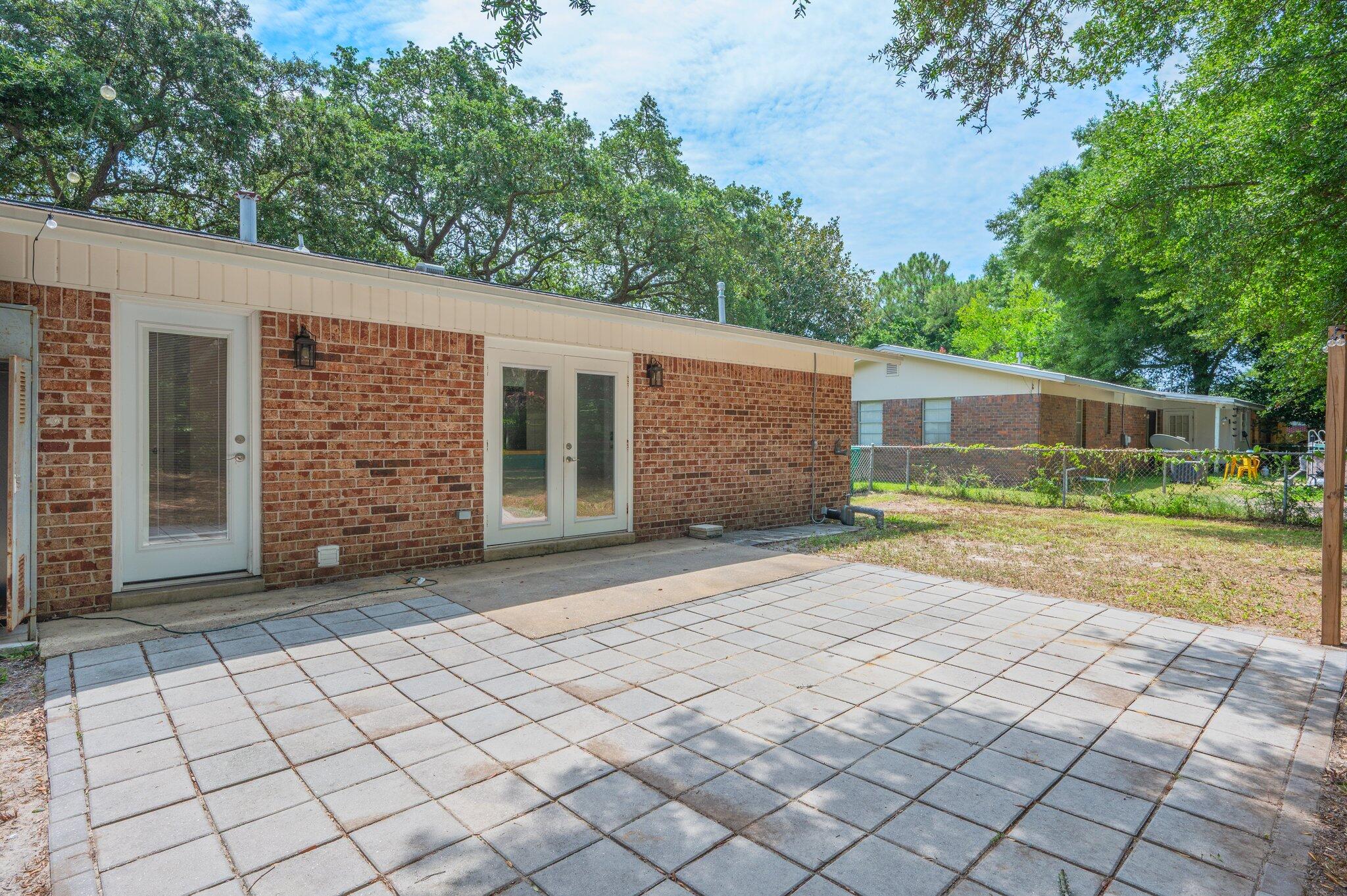 EGLIN HIGHWAY - Residential Lease