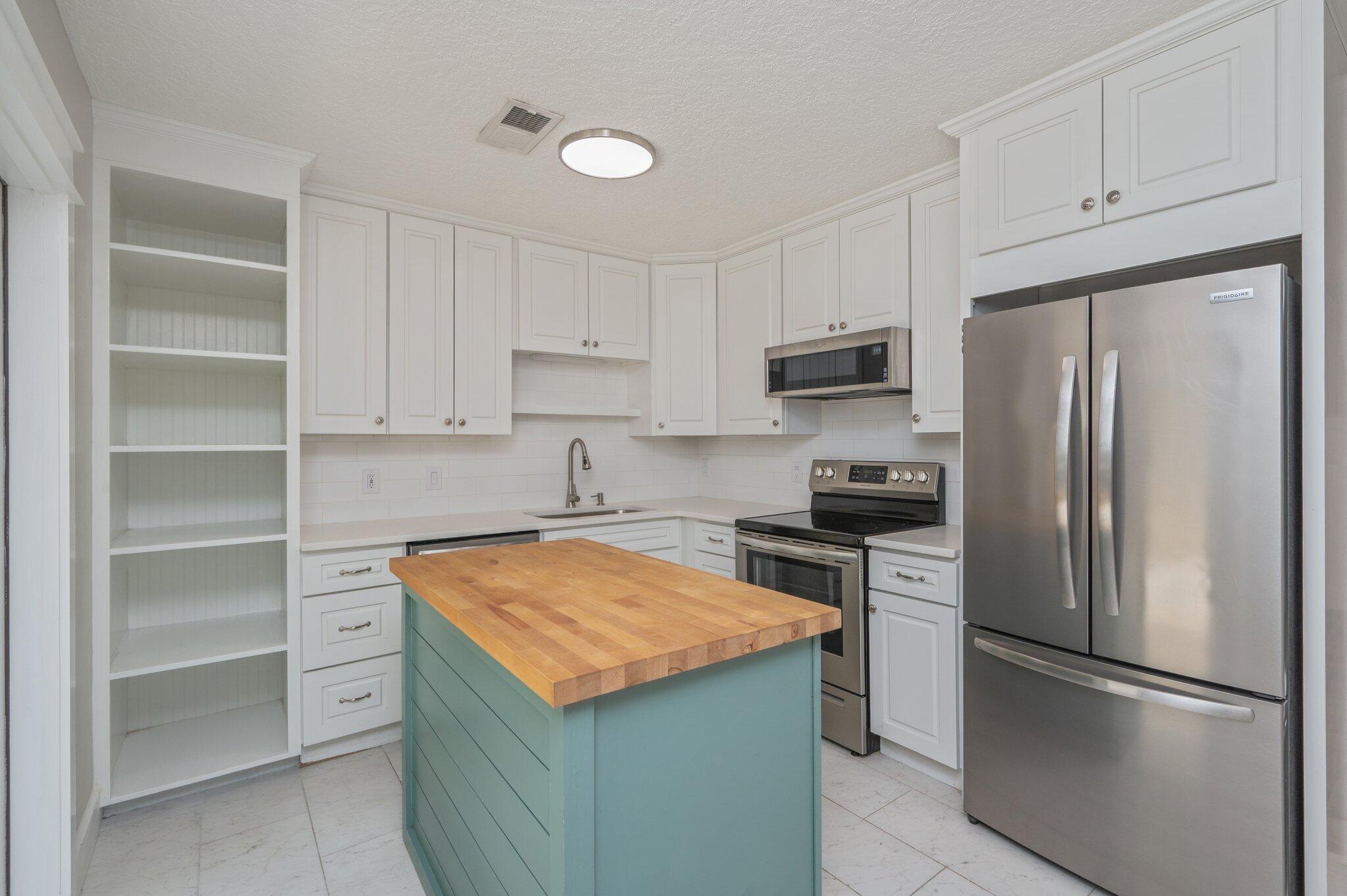 EGLIN HIGHWAY - Residential Lease