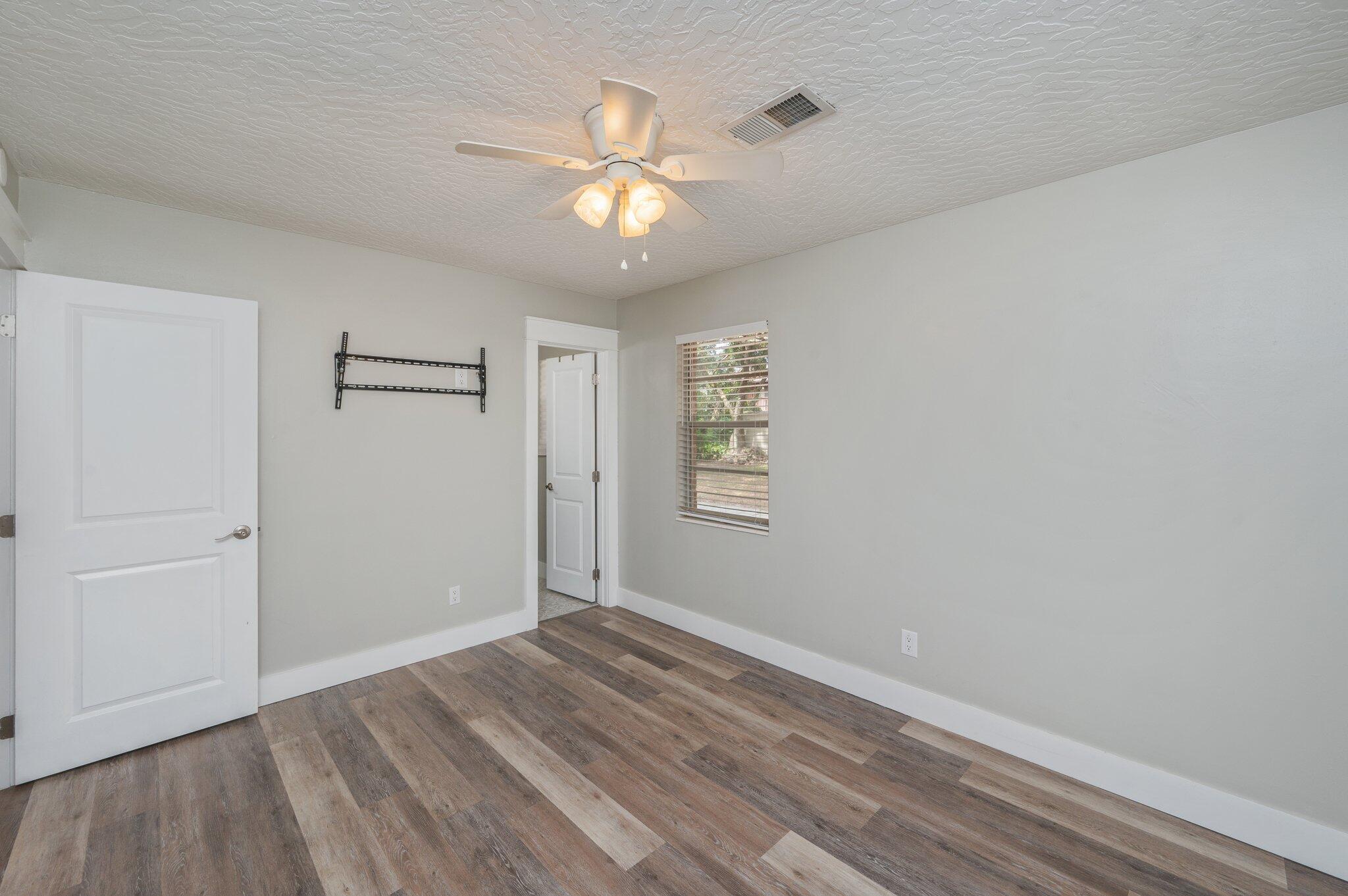EGLIN HIGHWAY - Residential Lease