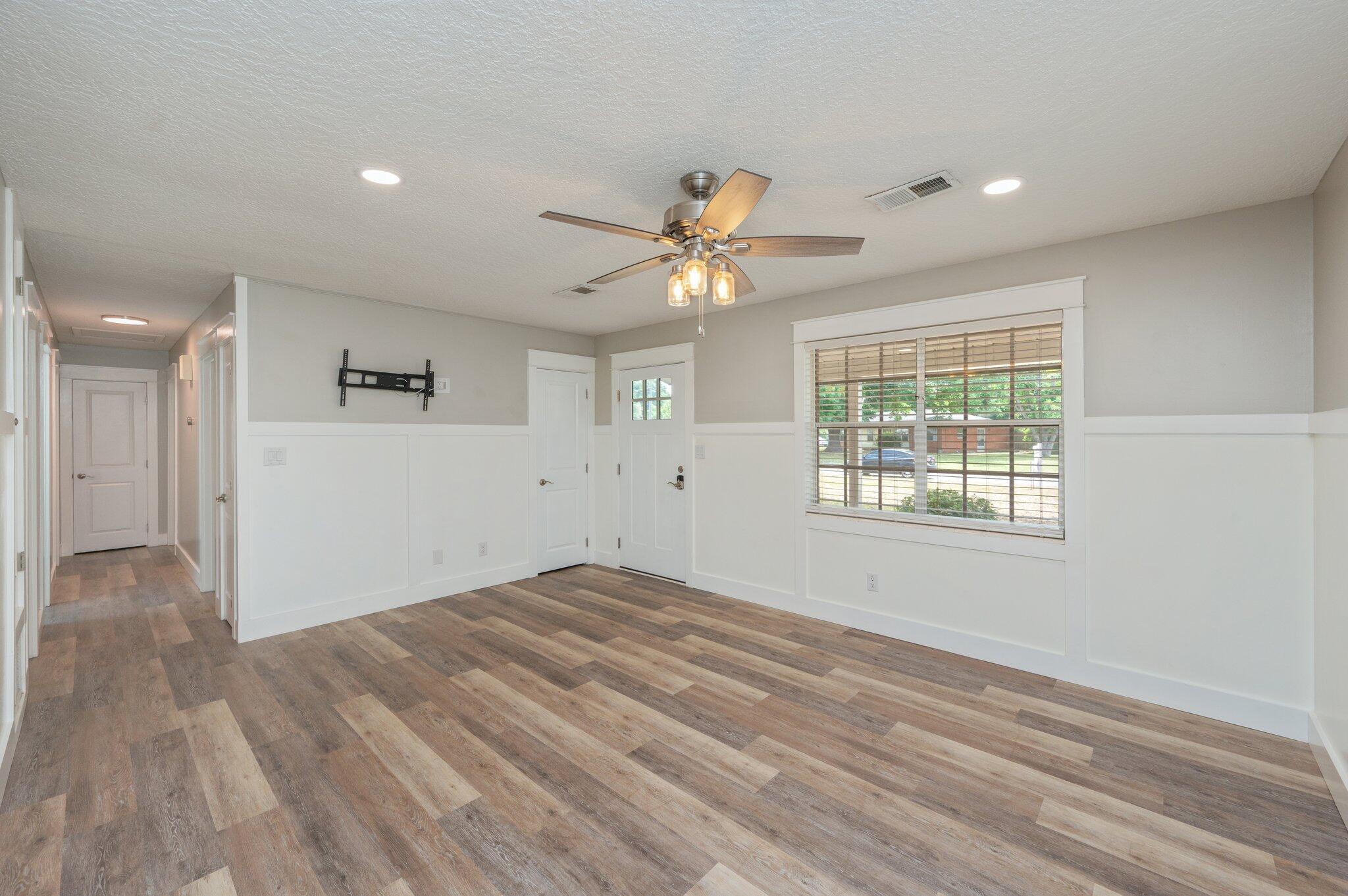 EGLIN HIGHWAY - Residential Lease
