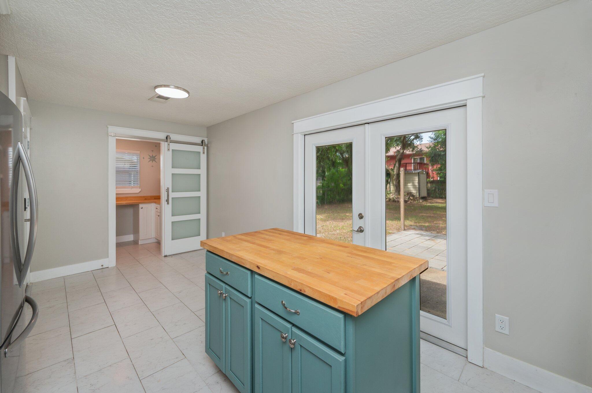 EGLIN HIGHWAY - Residential Lease