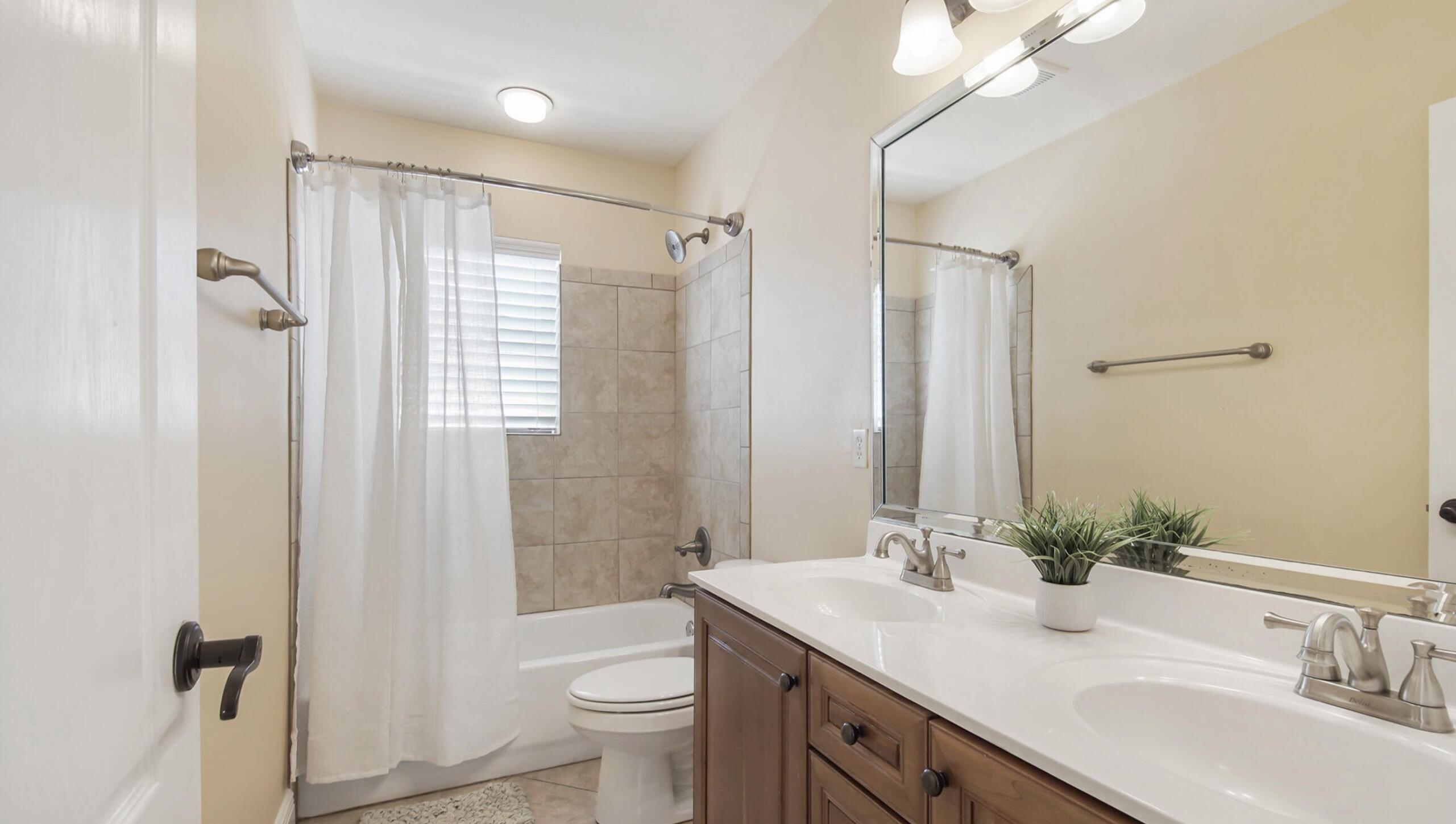 BAYWALK - Residential Lease