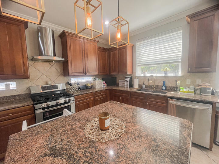 BAYWALK - Residential Lease
