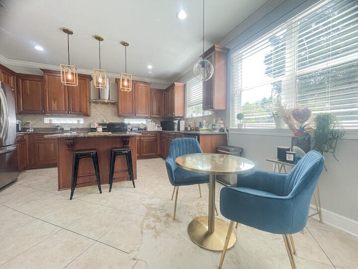 BAYWALK - Residential Lease