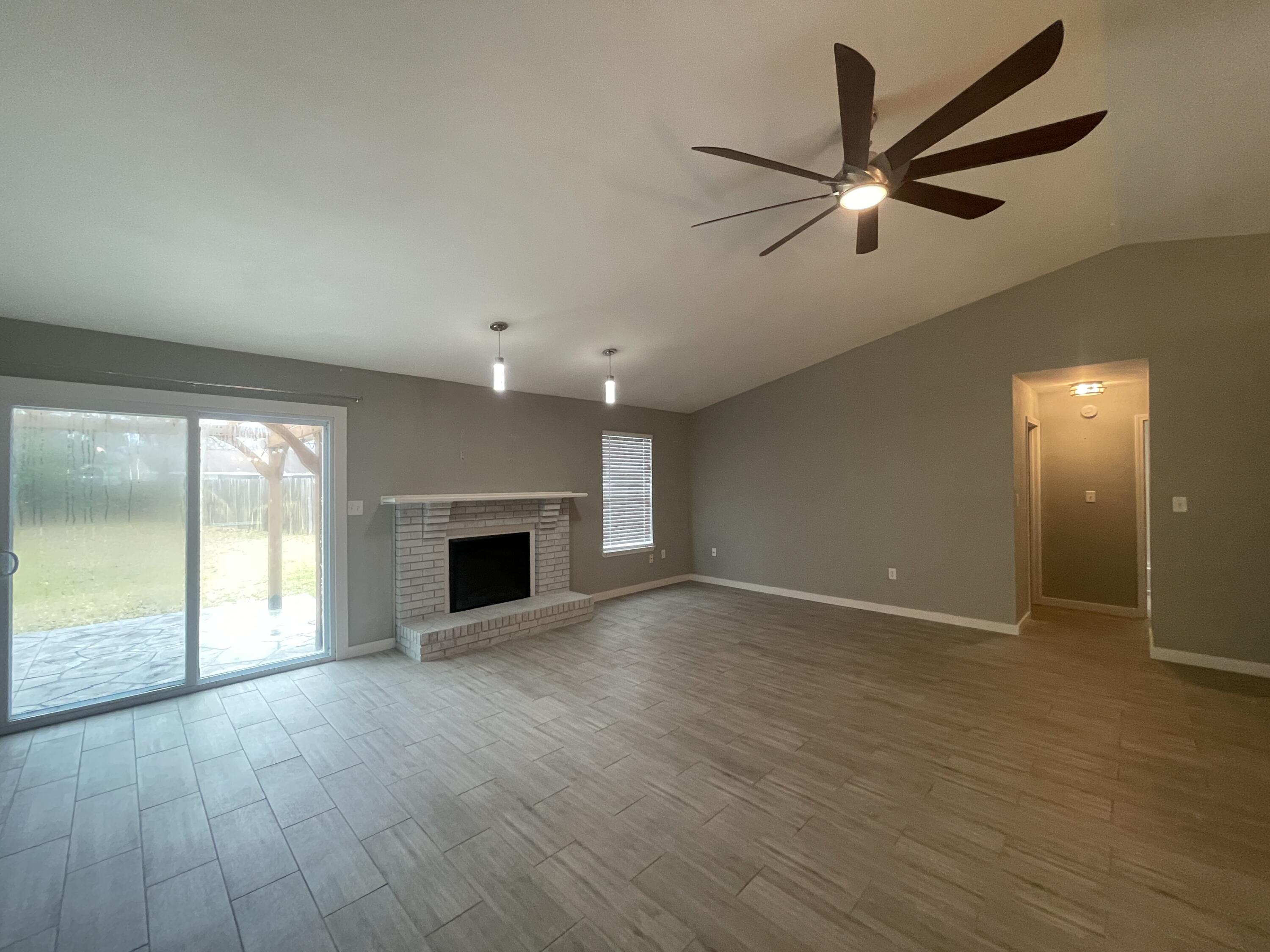 GULF MANOR S/D - Residential Lease