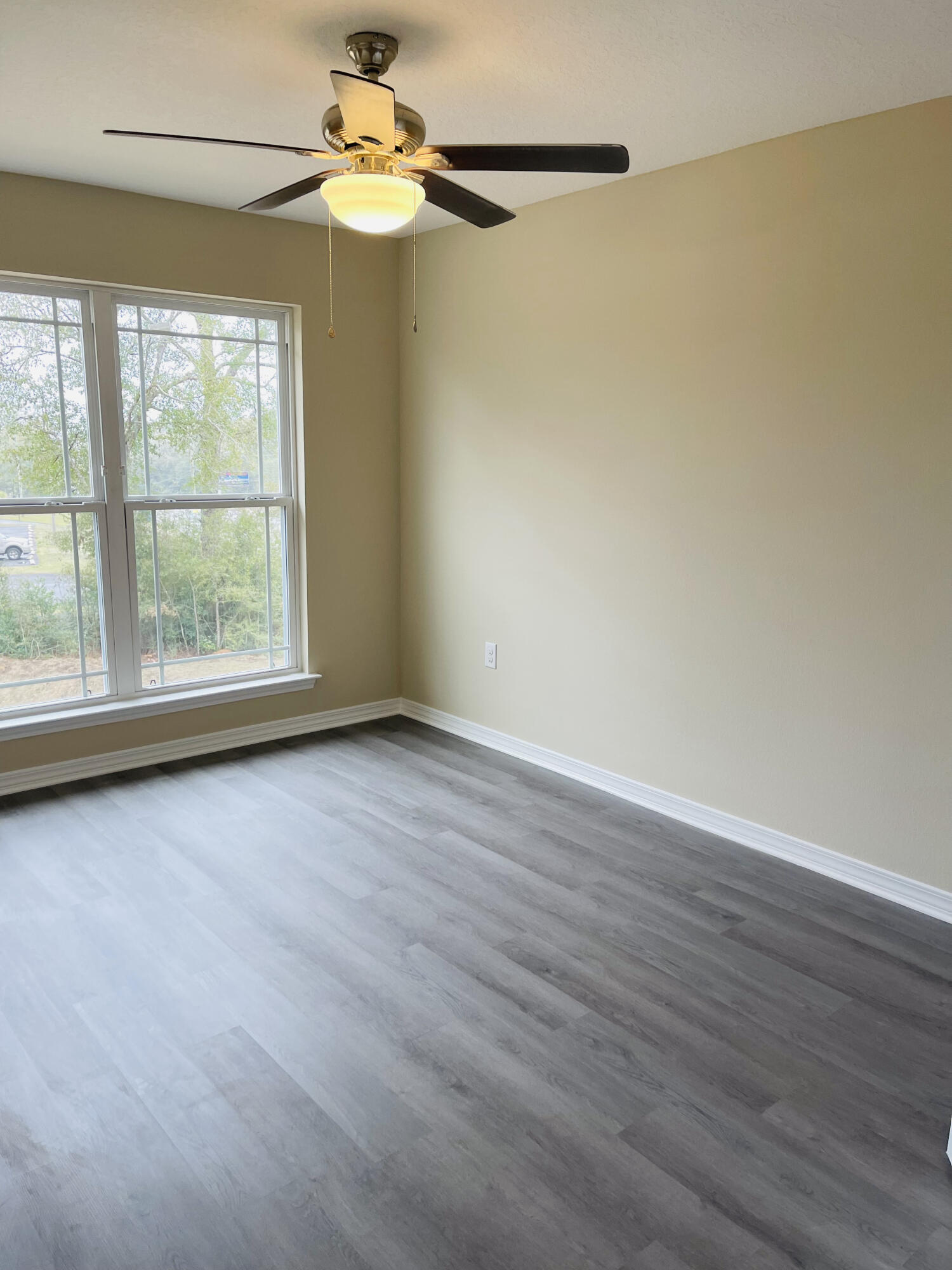 CRESTVIEW-INTR - Residential Lease