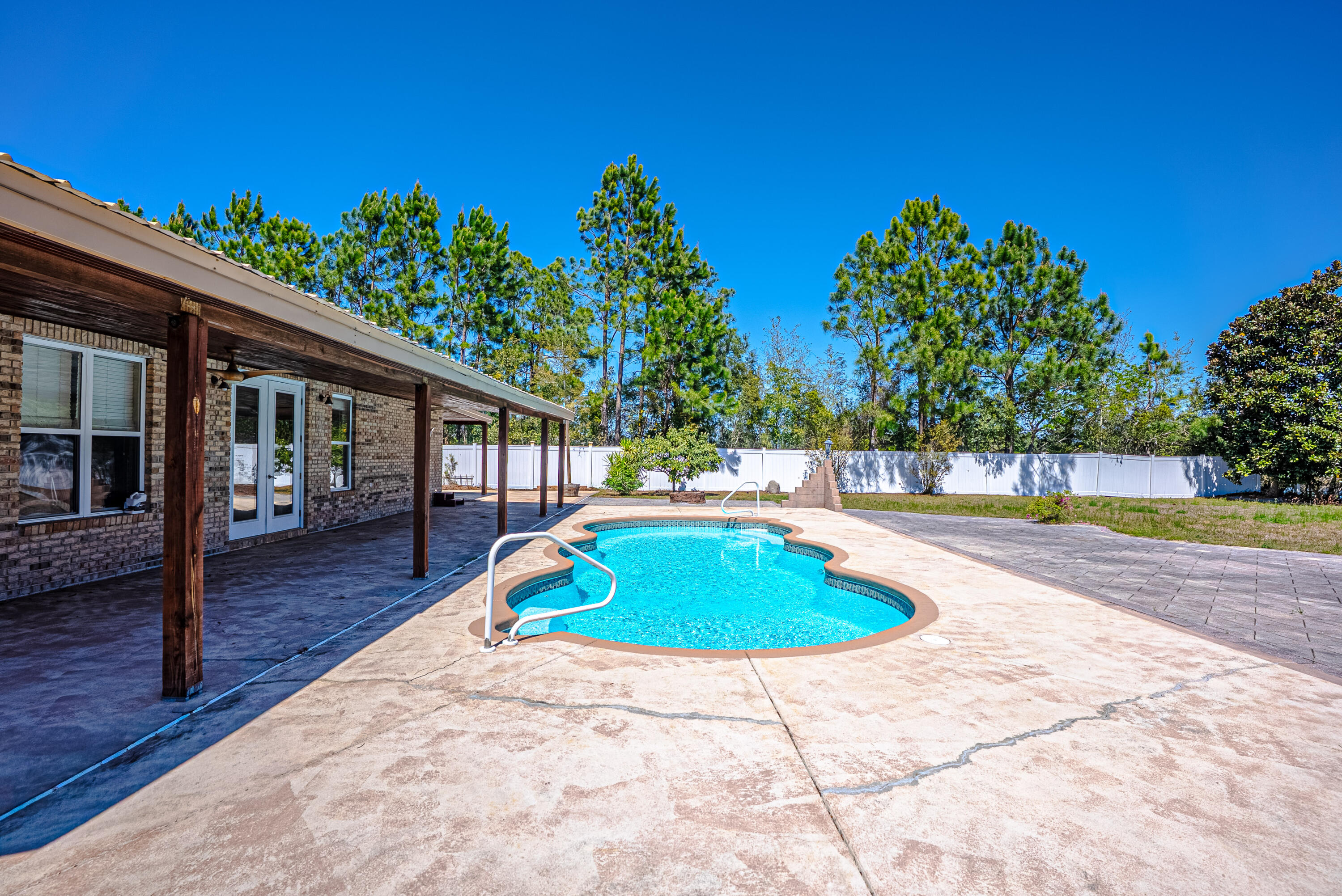 Kirkland Manor - Residential