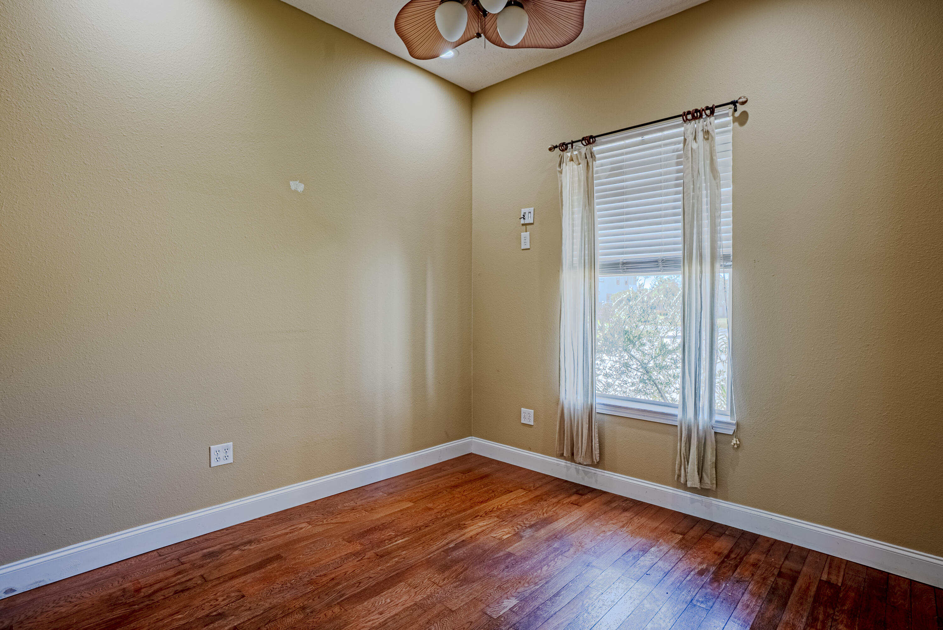 Kirkland Manor - Residential