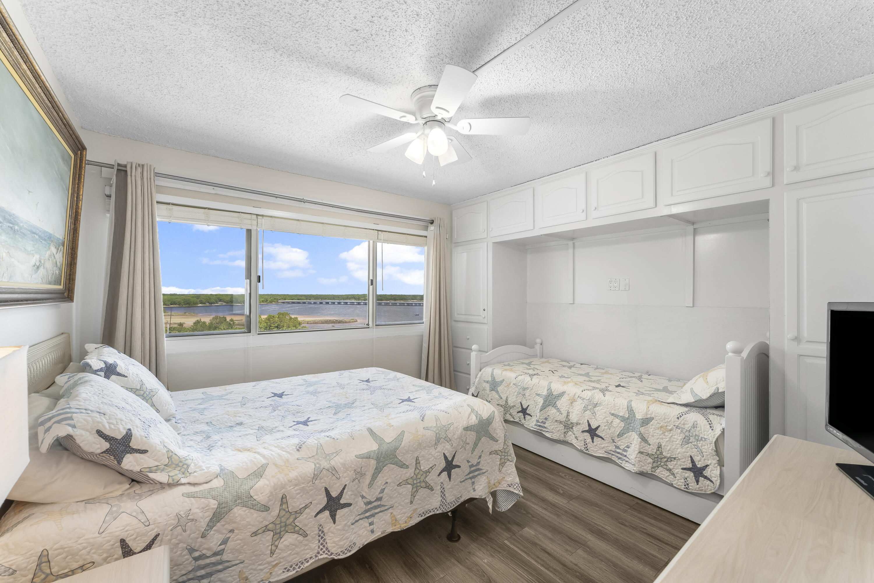 PINNACLE PORT - Residential