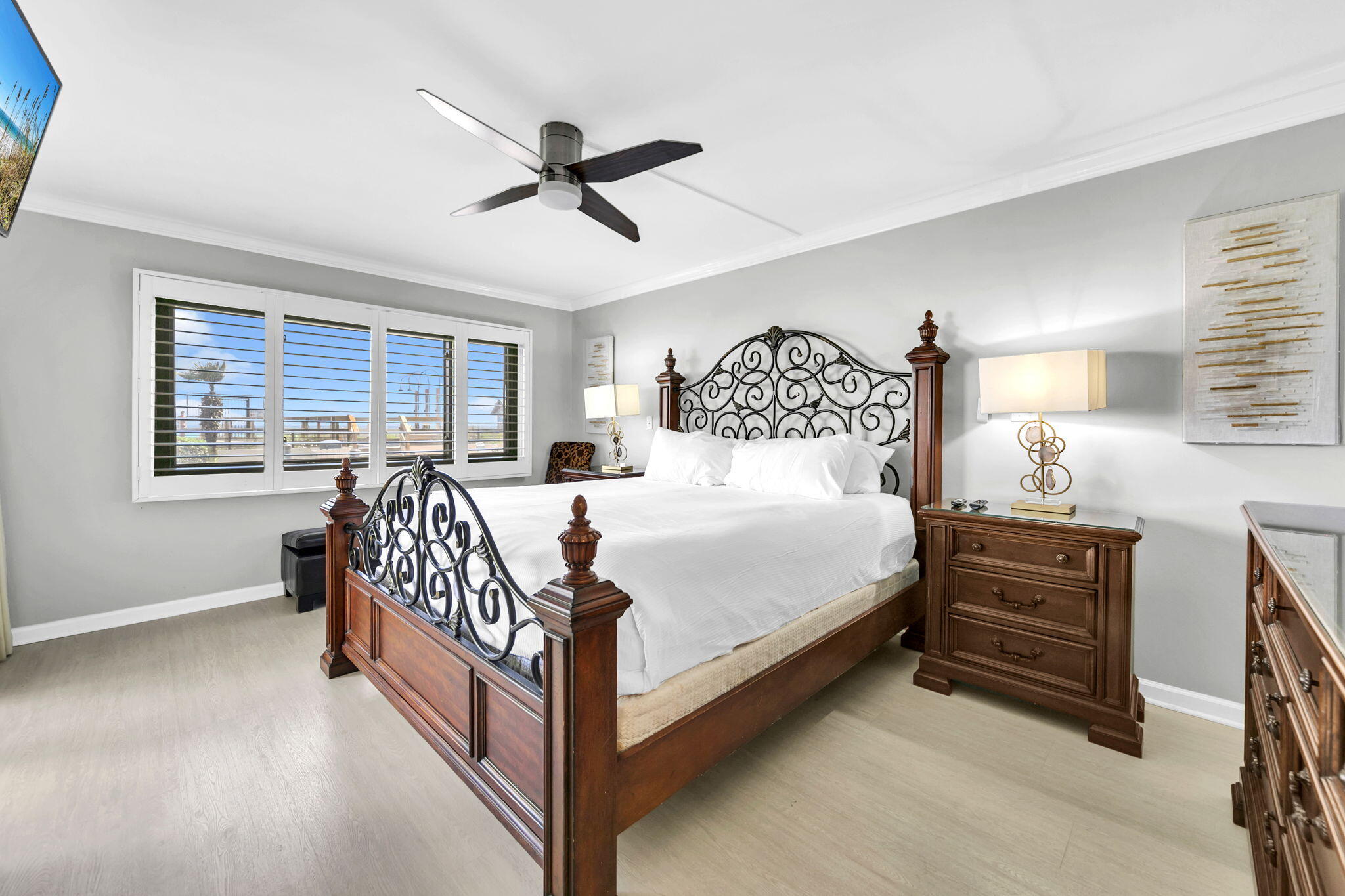 EMERALD TOWERS CONDO - Residential