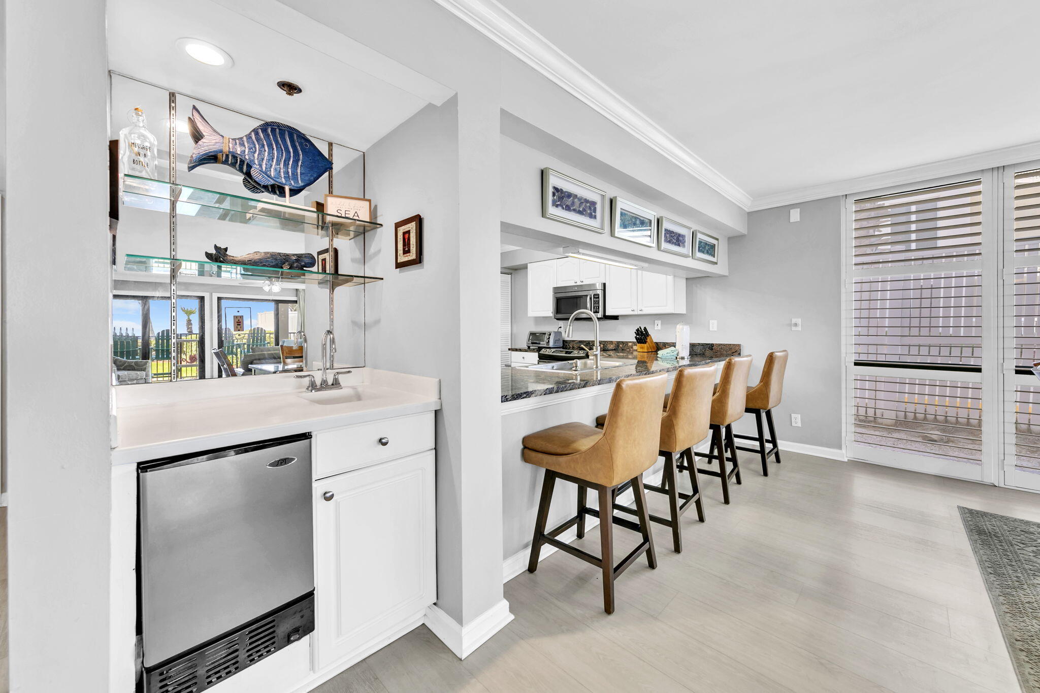 EMERALD TOWERS CONDO - Residential