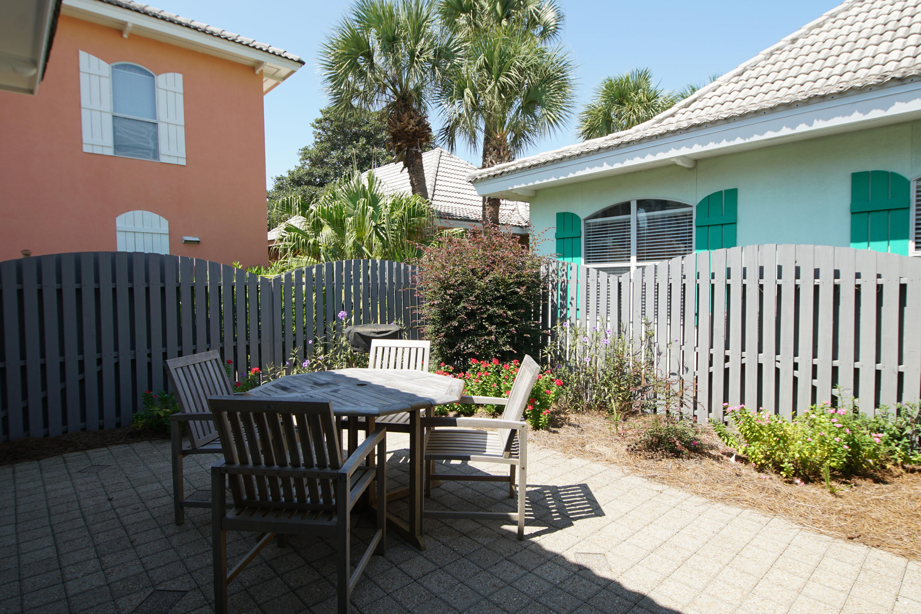 EMERALD SHORES - Residential