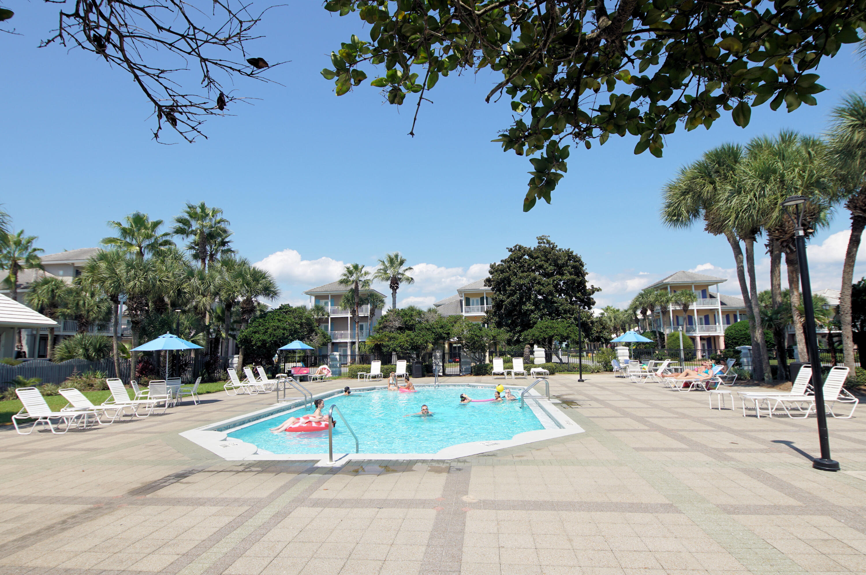 EMERALD SHORES - Residential