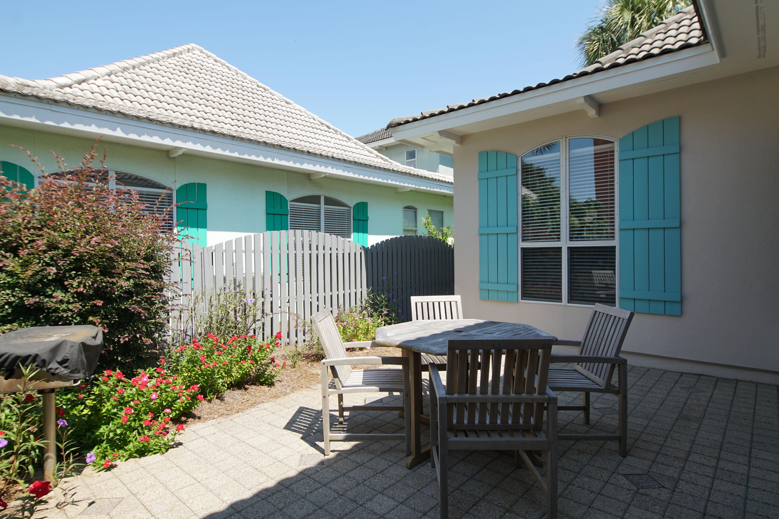 EMERALD SHORES - Residential