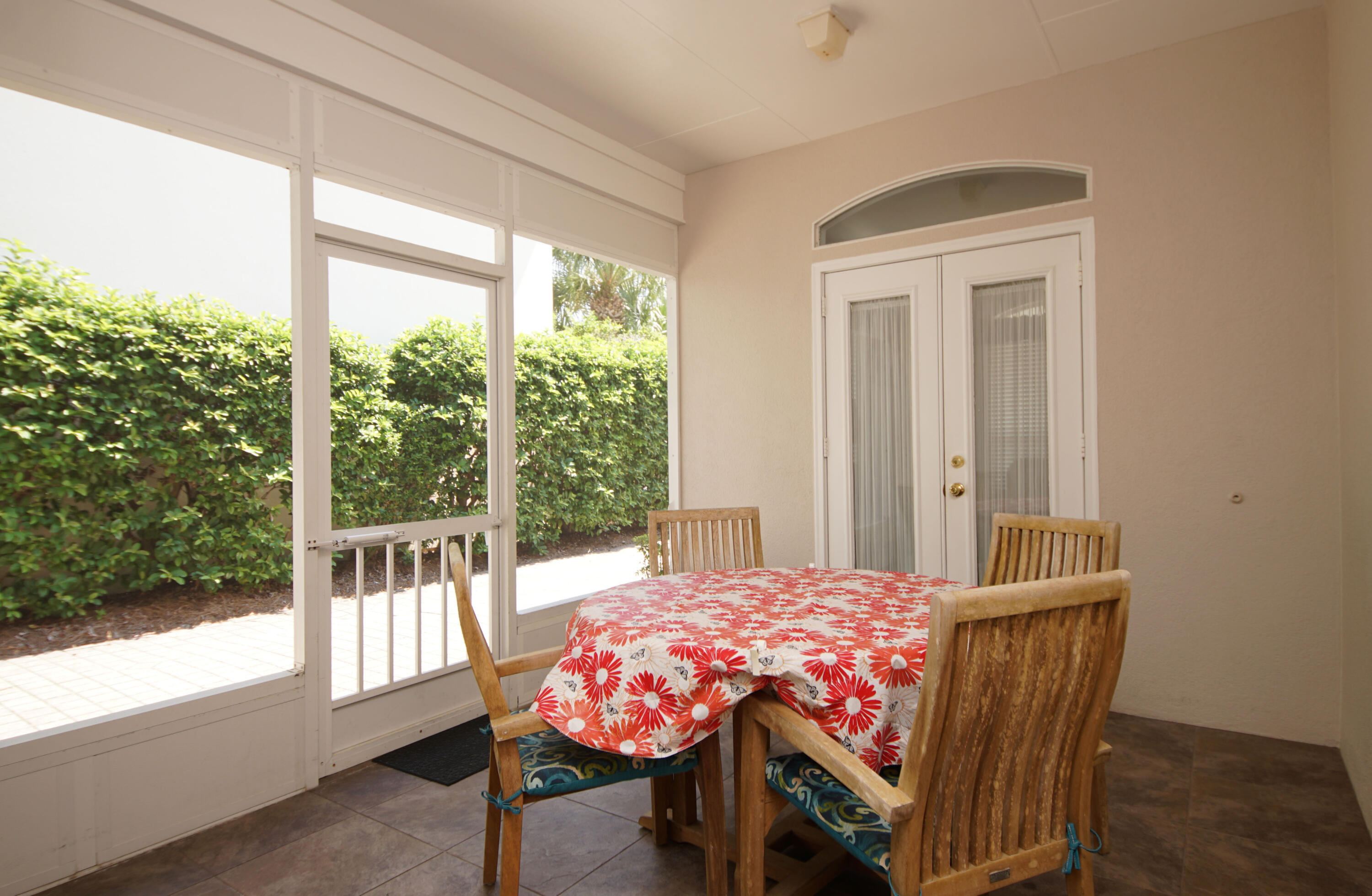 EMERALD SHORES - Residential