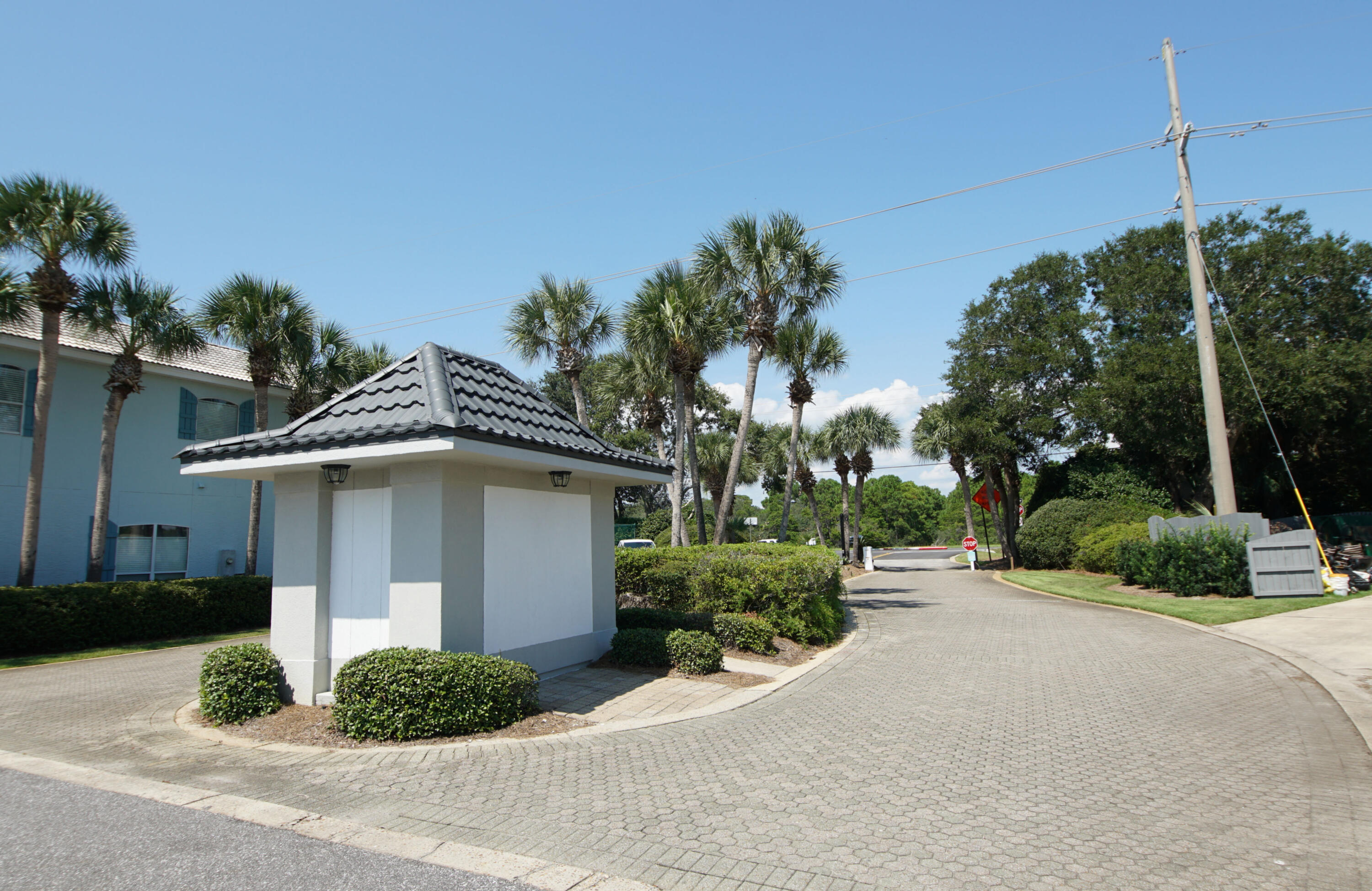 EMERALD SHORES - Residential