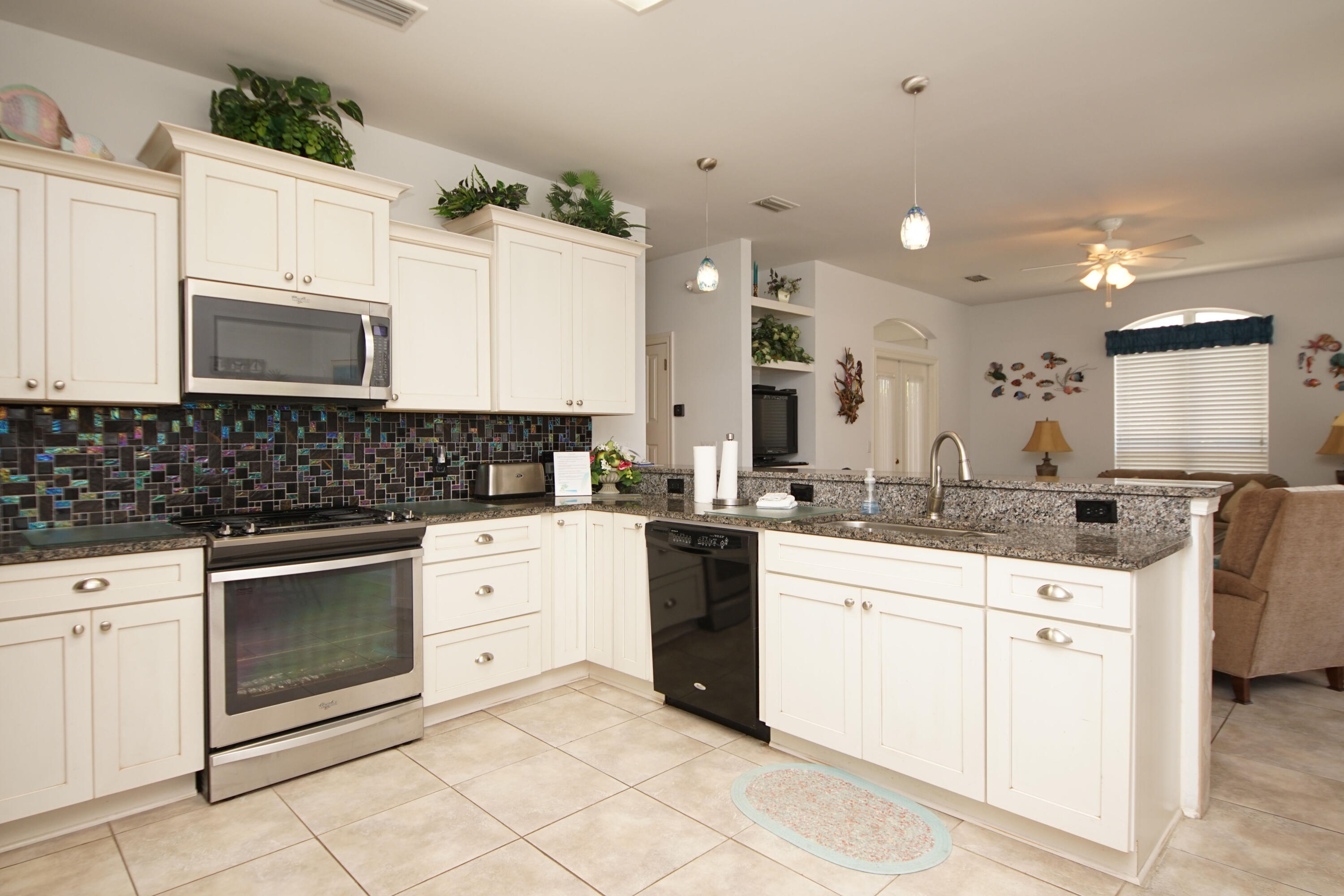 EMERALD SHORES - Residential