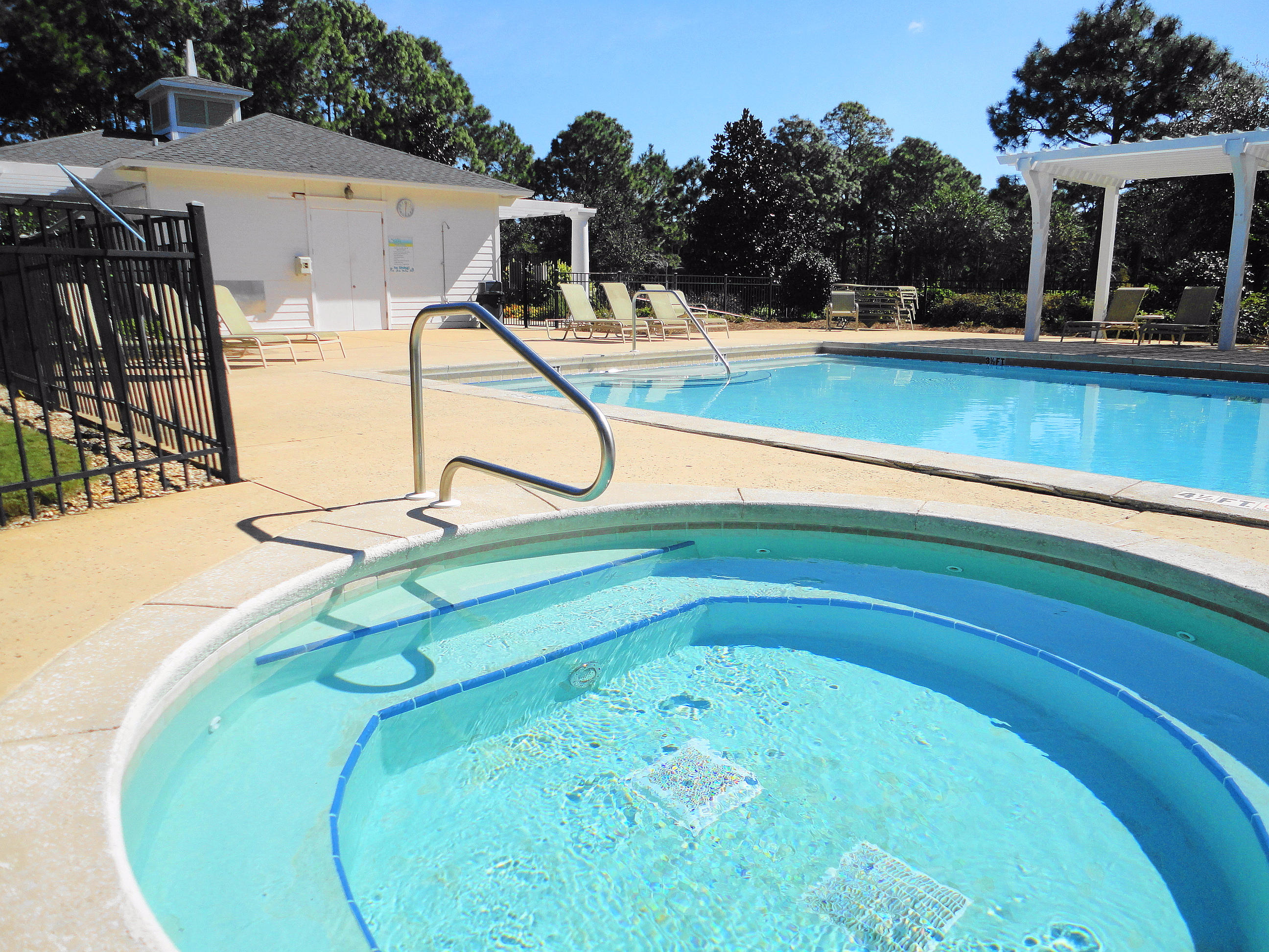 LAUREL GROVE - Residential