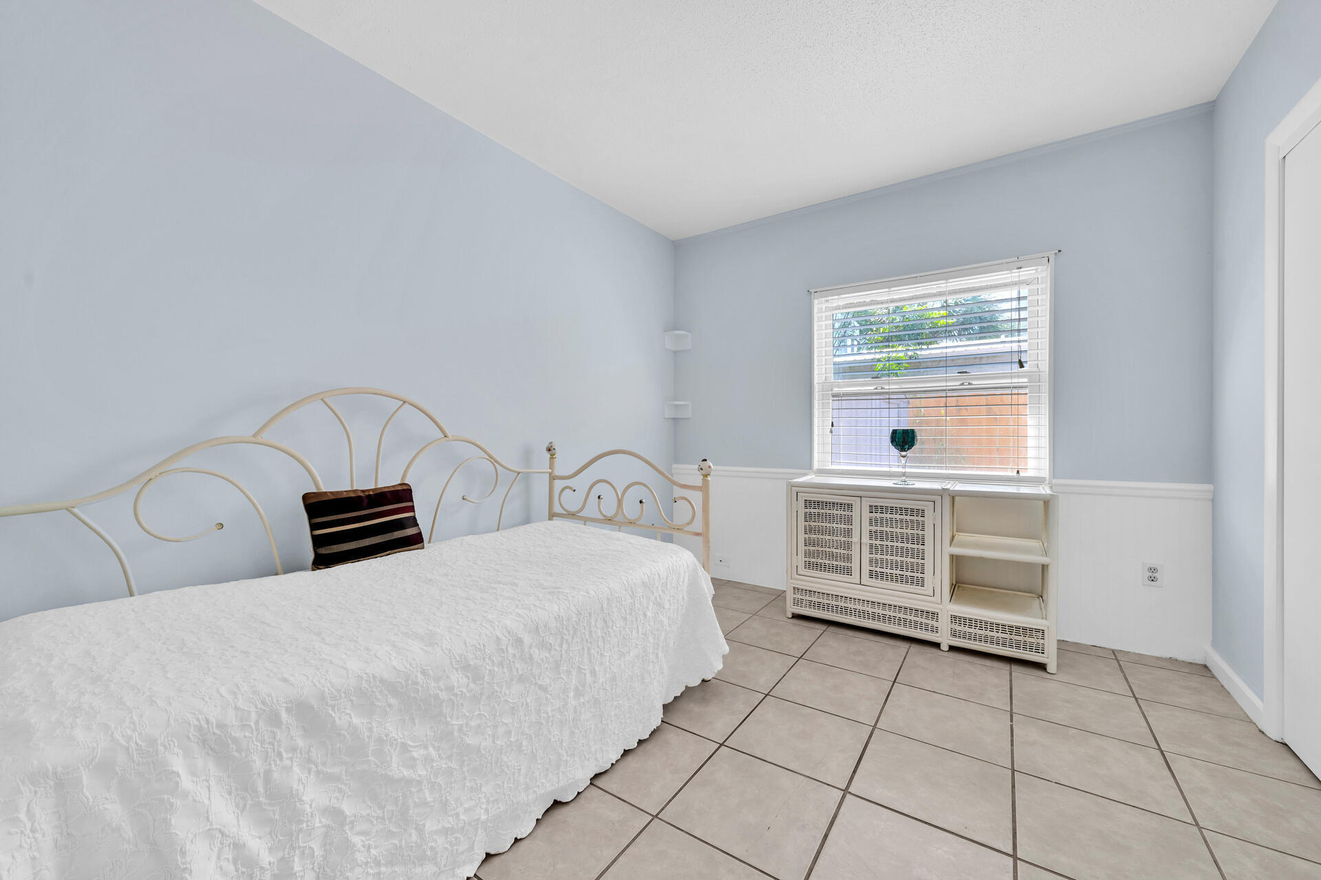 GULF WINDS CONDOS - Residential