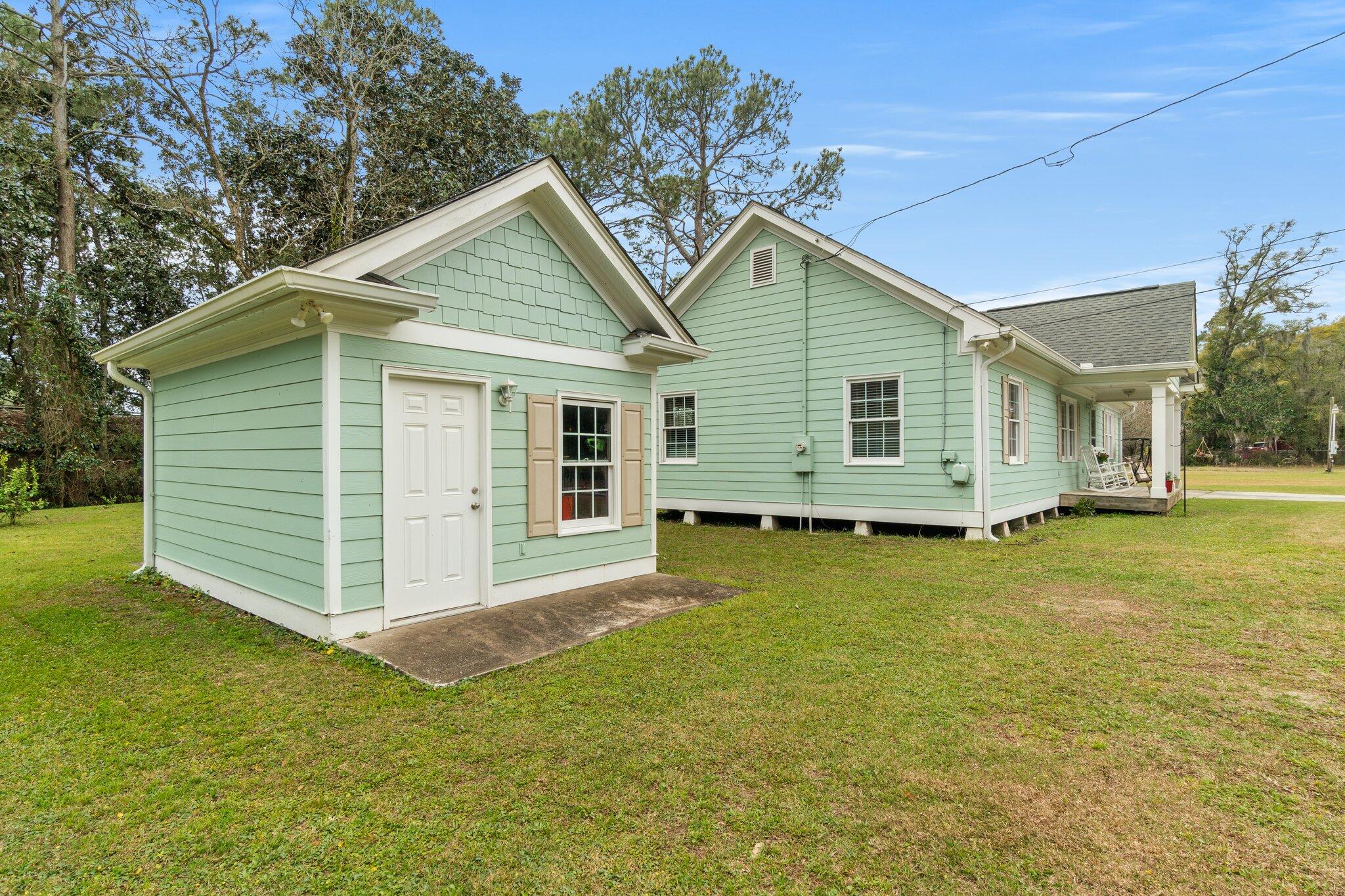 NO RECORDED SUBDIVISION - Residential